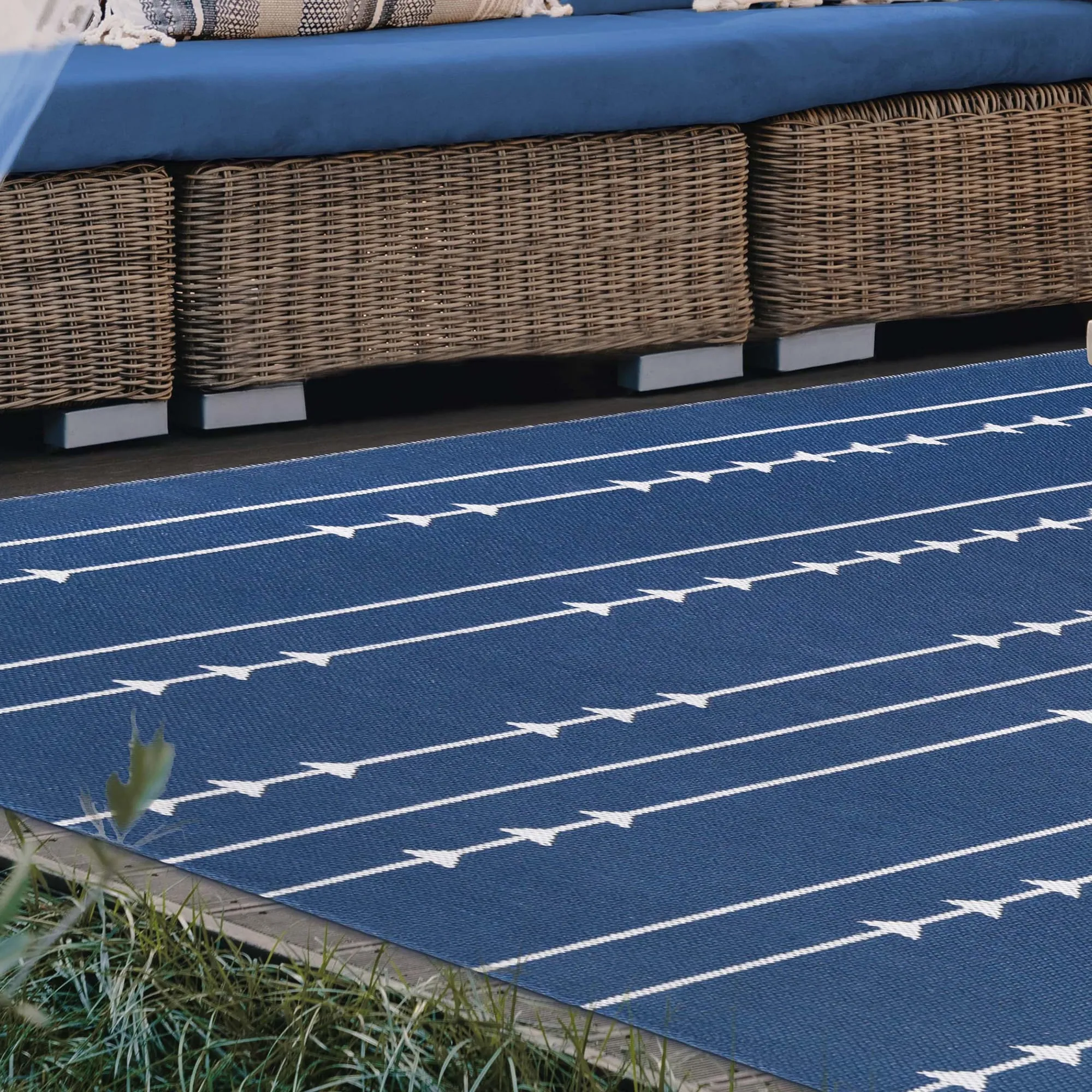 Superior Minimalist Bohemian Arrow Indoor Outdoor Area Rug