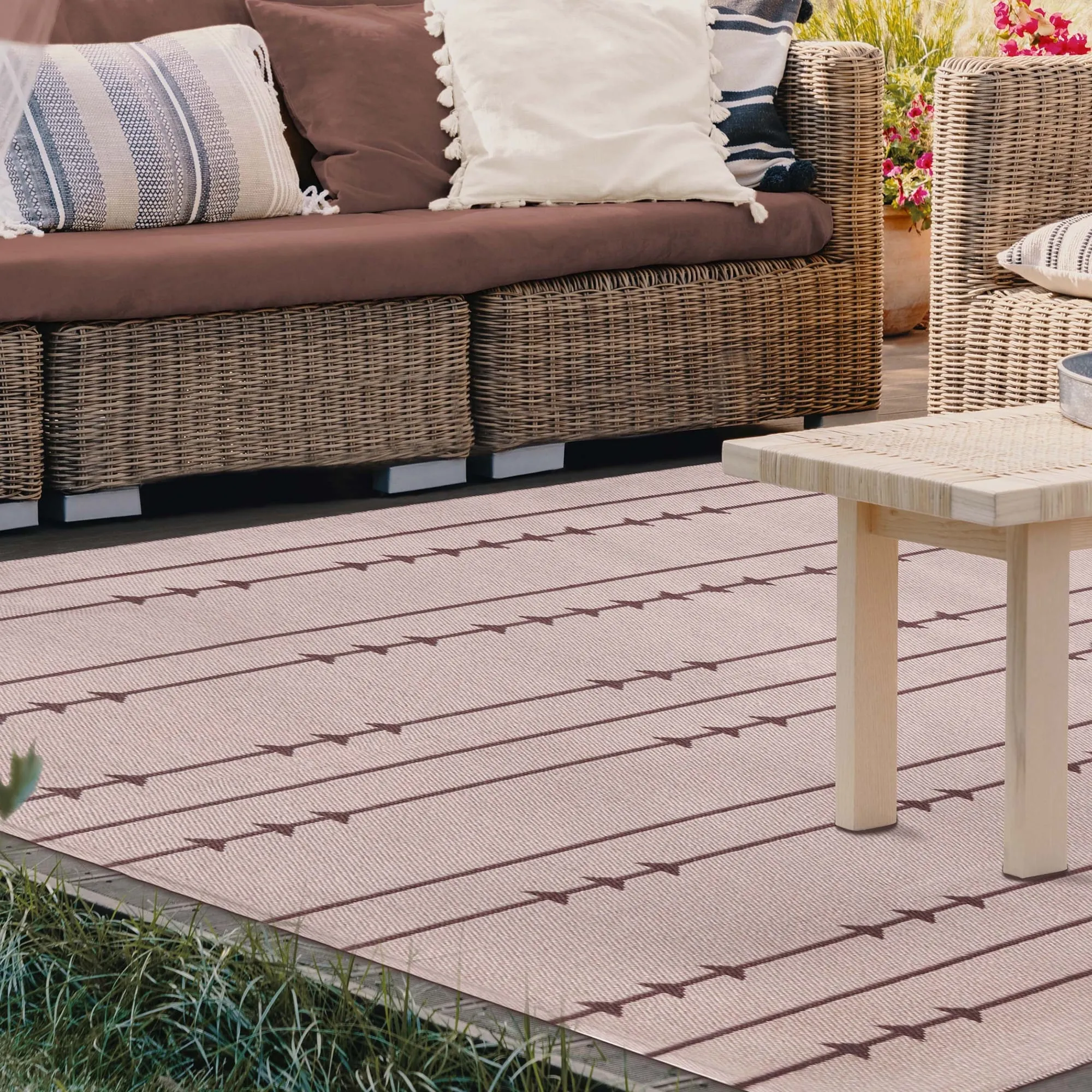 Superior Minimalist Bohemian Arrow Indoor Outdoor Area Rug