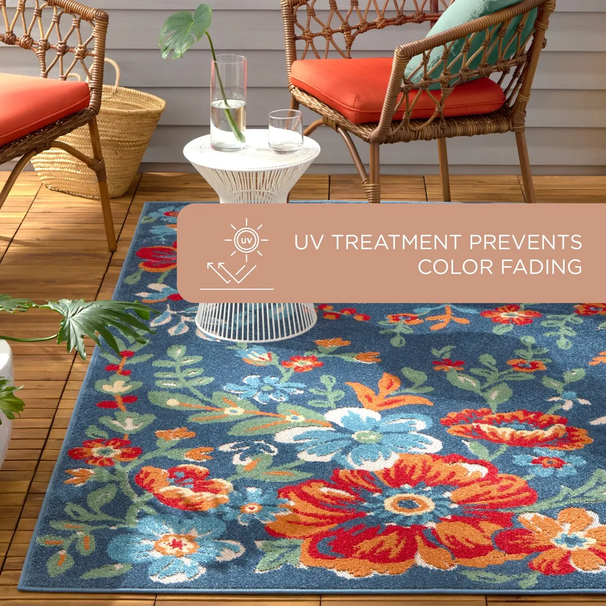TOWN & COUNTRY EVERYDAY Hibiscus Bloom Modern Floral Indoor Outdoor Area Rug. UV Fade Resistant. High-Low Pile