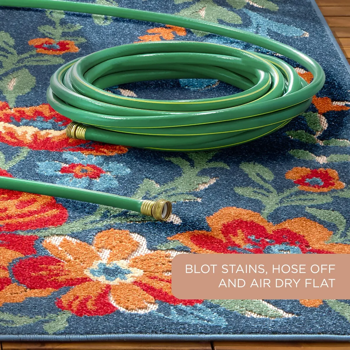 TOWN & COUNTRY EVERYDAY Hibiscus Bloom Modern Floral Indoor Outdoor Area Rug. UV Fade Resistant. High-Low Pile