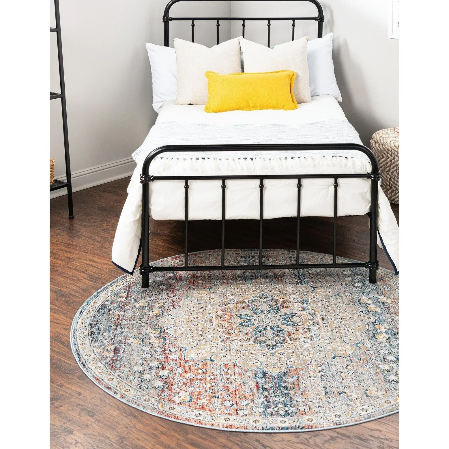 Traditional Haifa Collection Area Rug