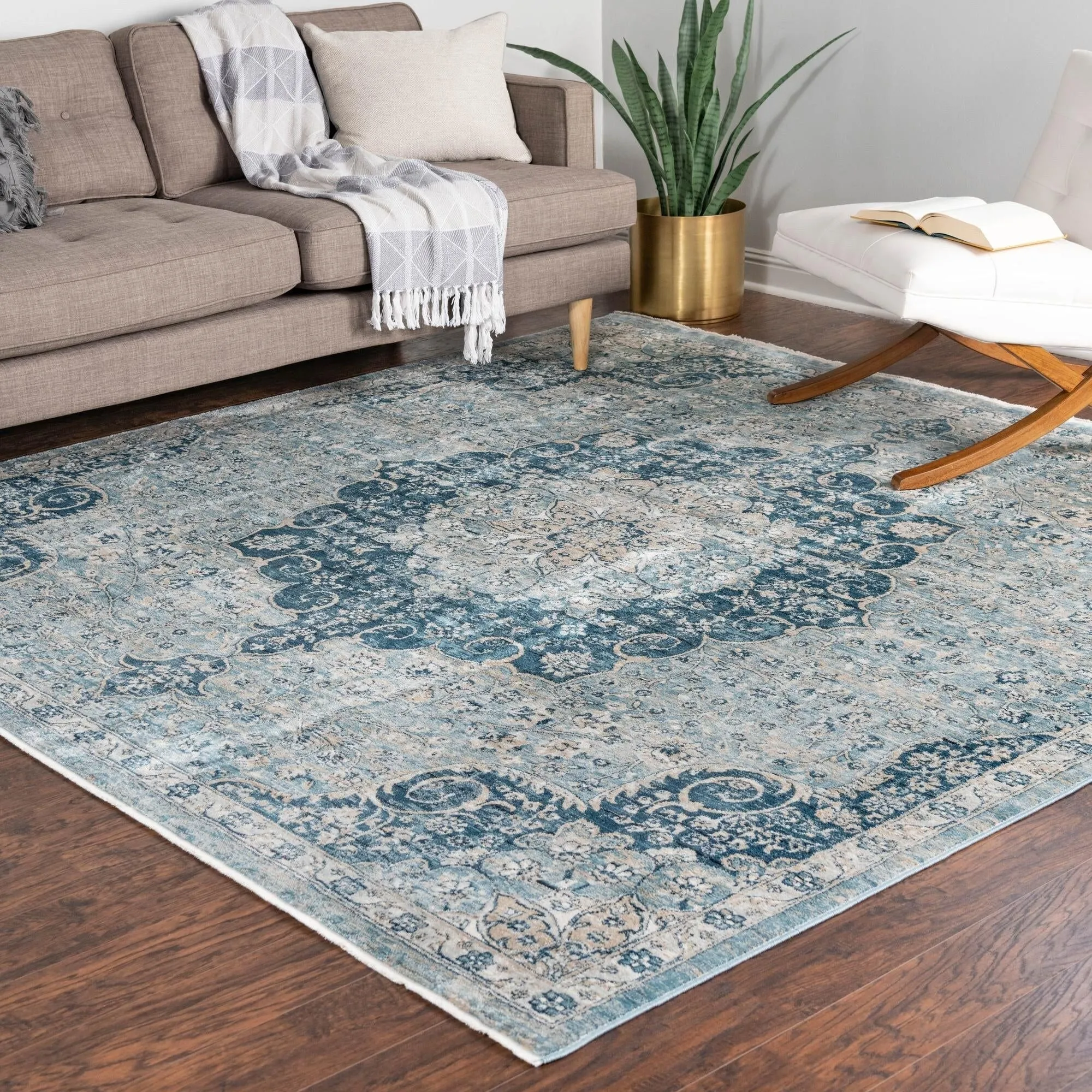 Traditional Haifa Collection Area Rug