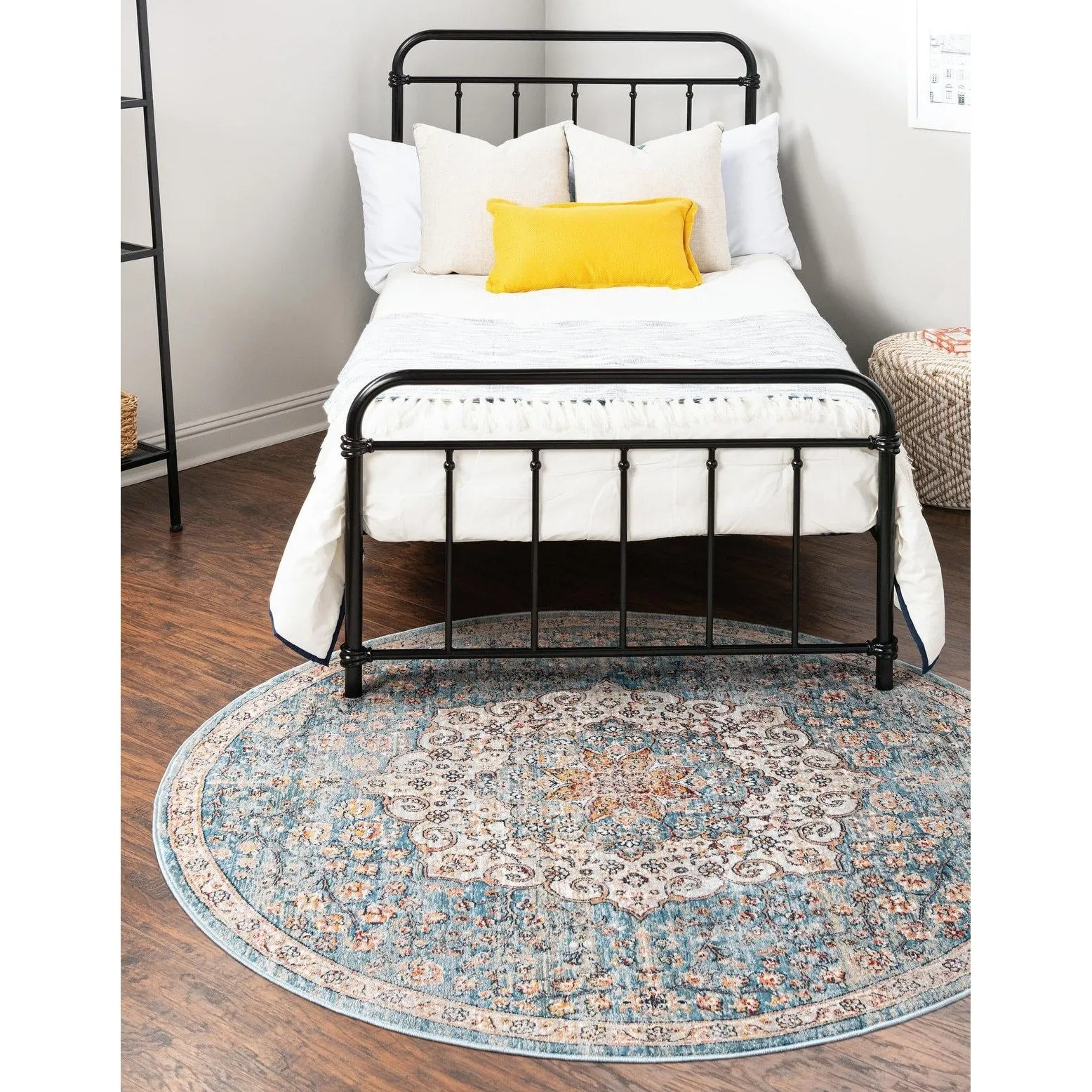 Traditional Haifa Collection Area Rug