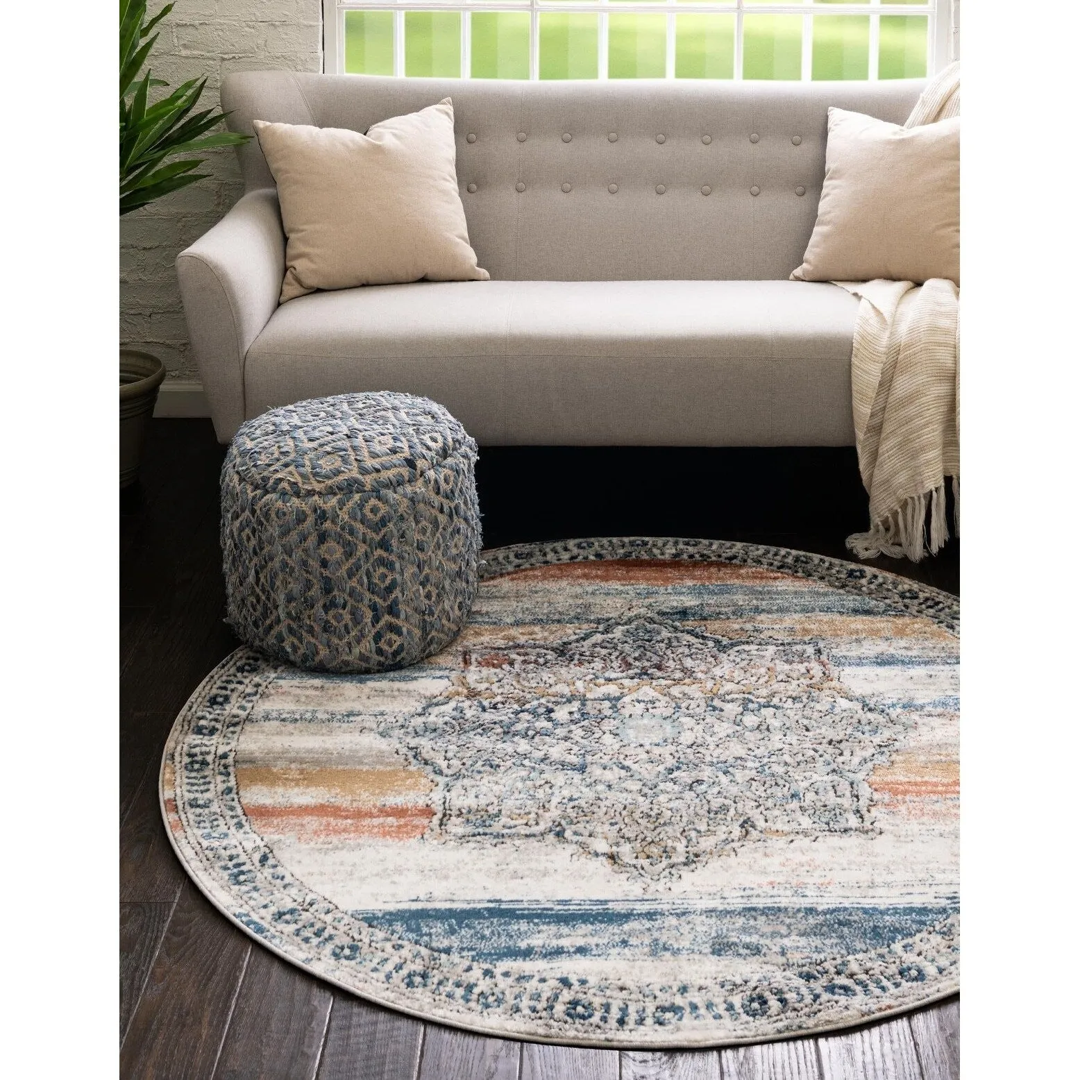 Traditional Jeopok Collection Area Rug