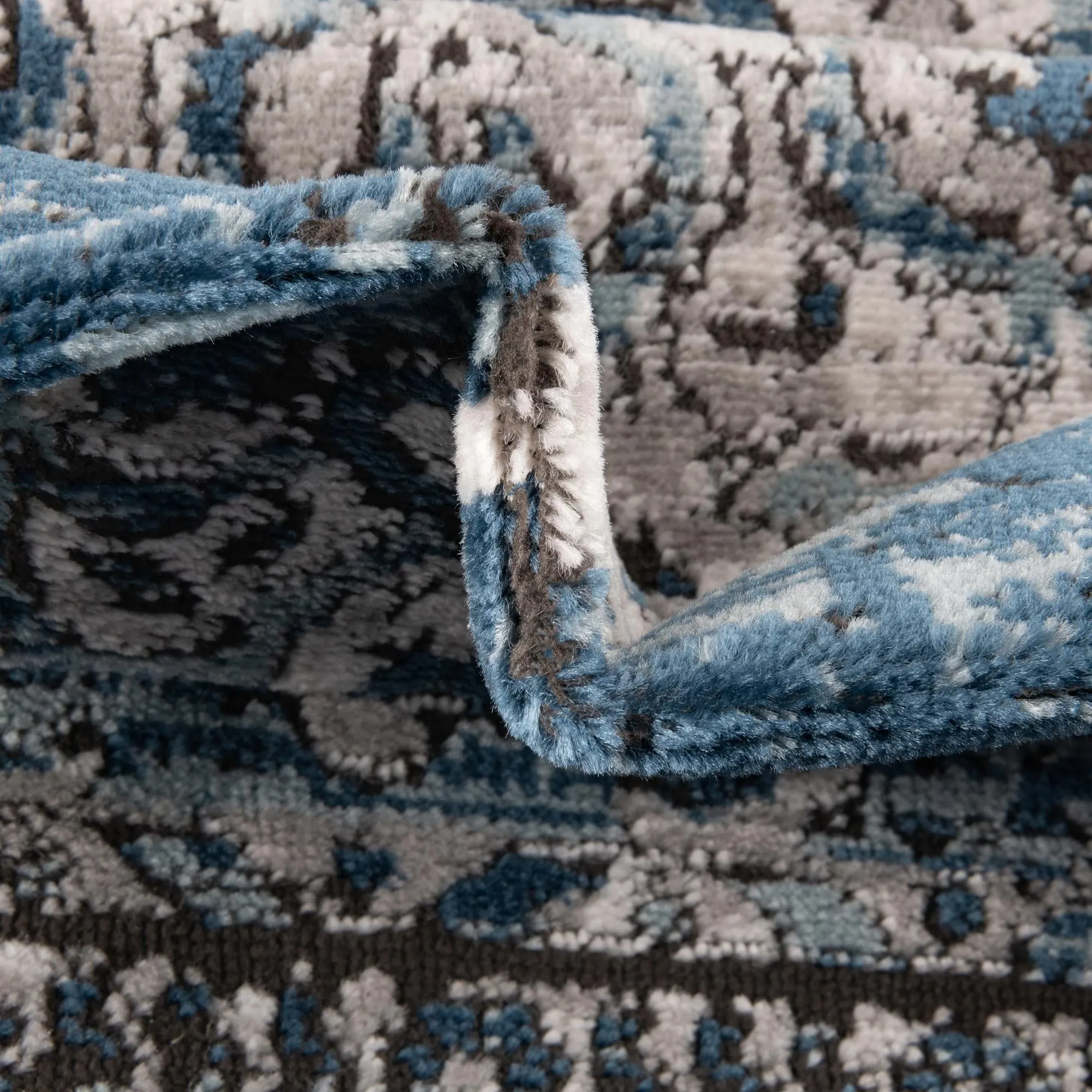 Traditional Jeopok Collection Area Rug