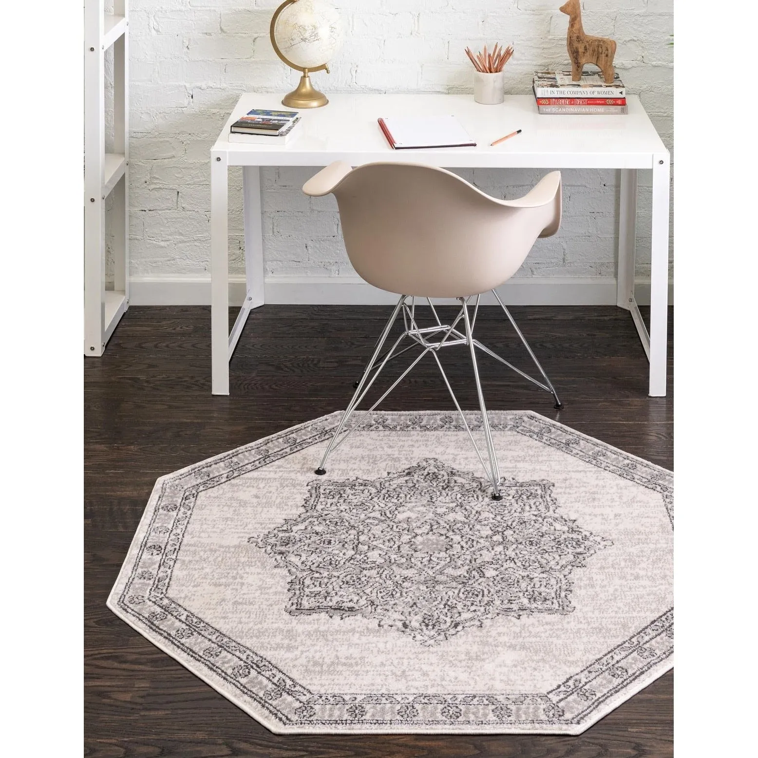 Traditional Jeopok Collection Area Rug