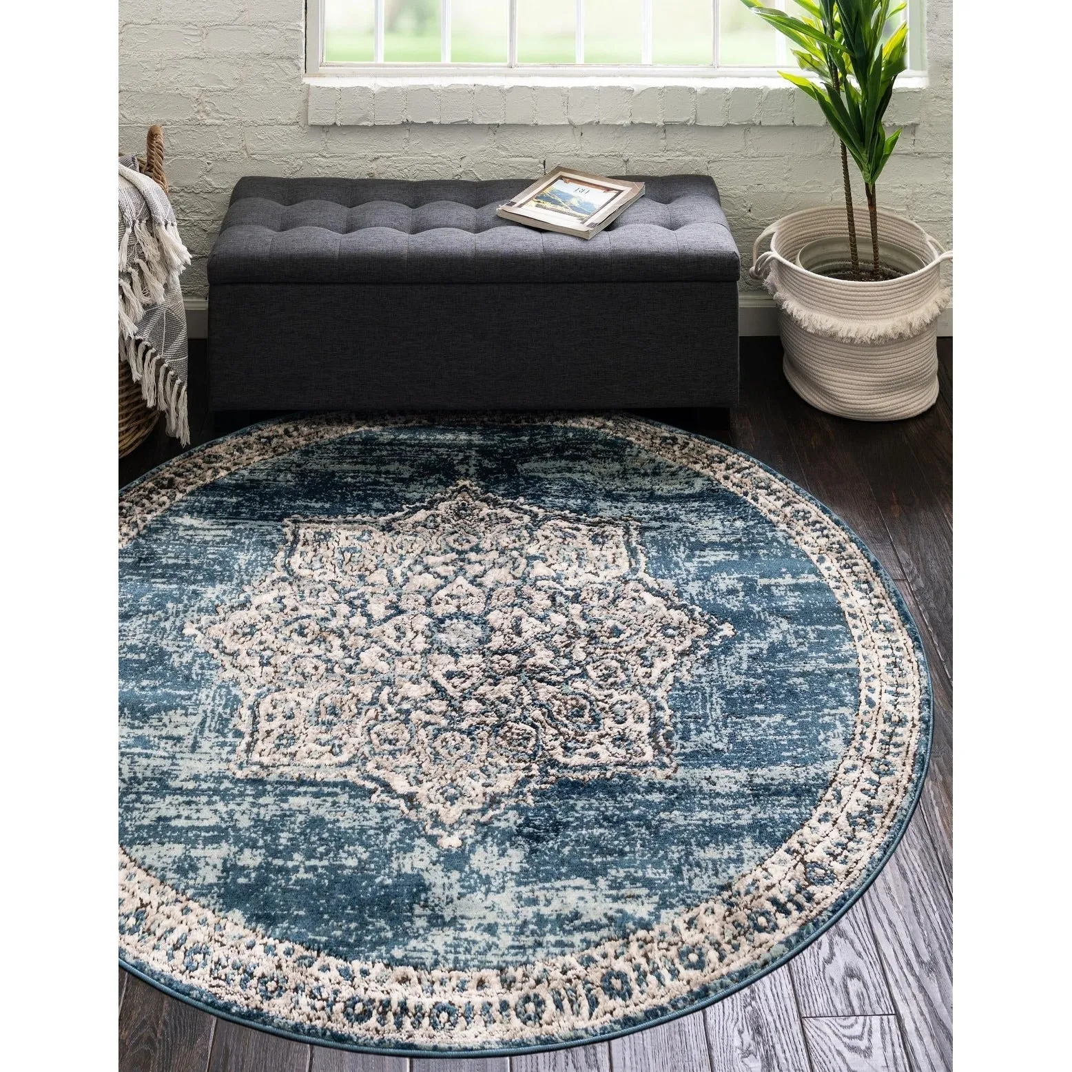 Traditional Jeopok Collection Area Rug