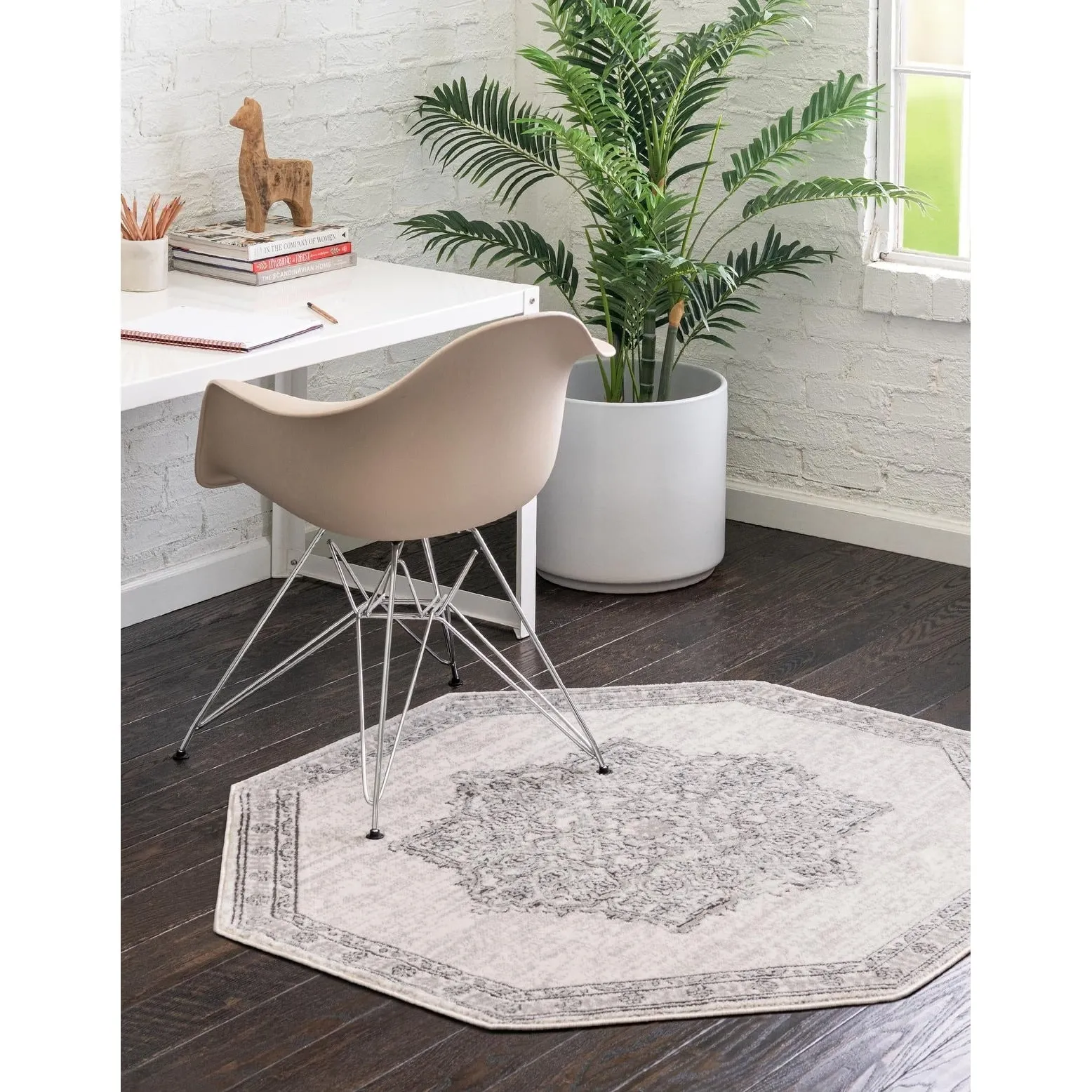 Traditional Jeopok Collection Area Rug