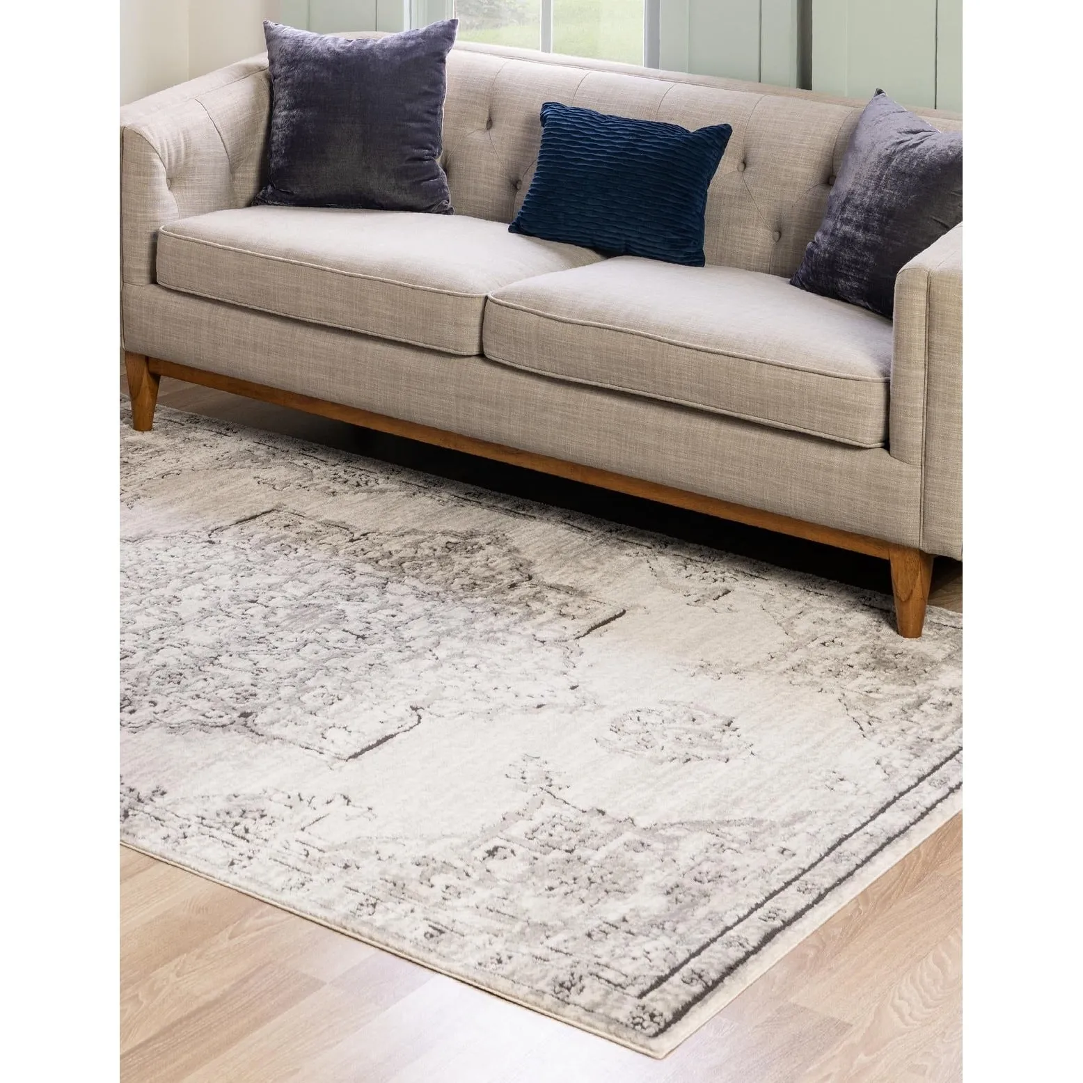 Traditional Jeopok Collection Area Rug