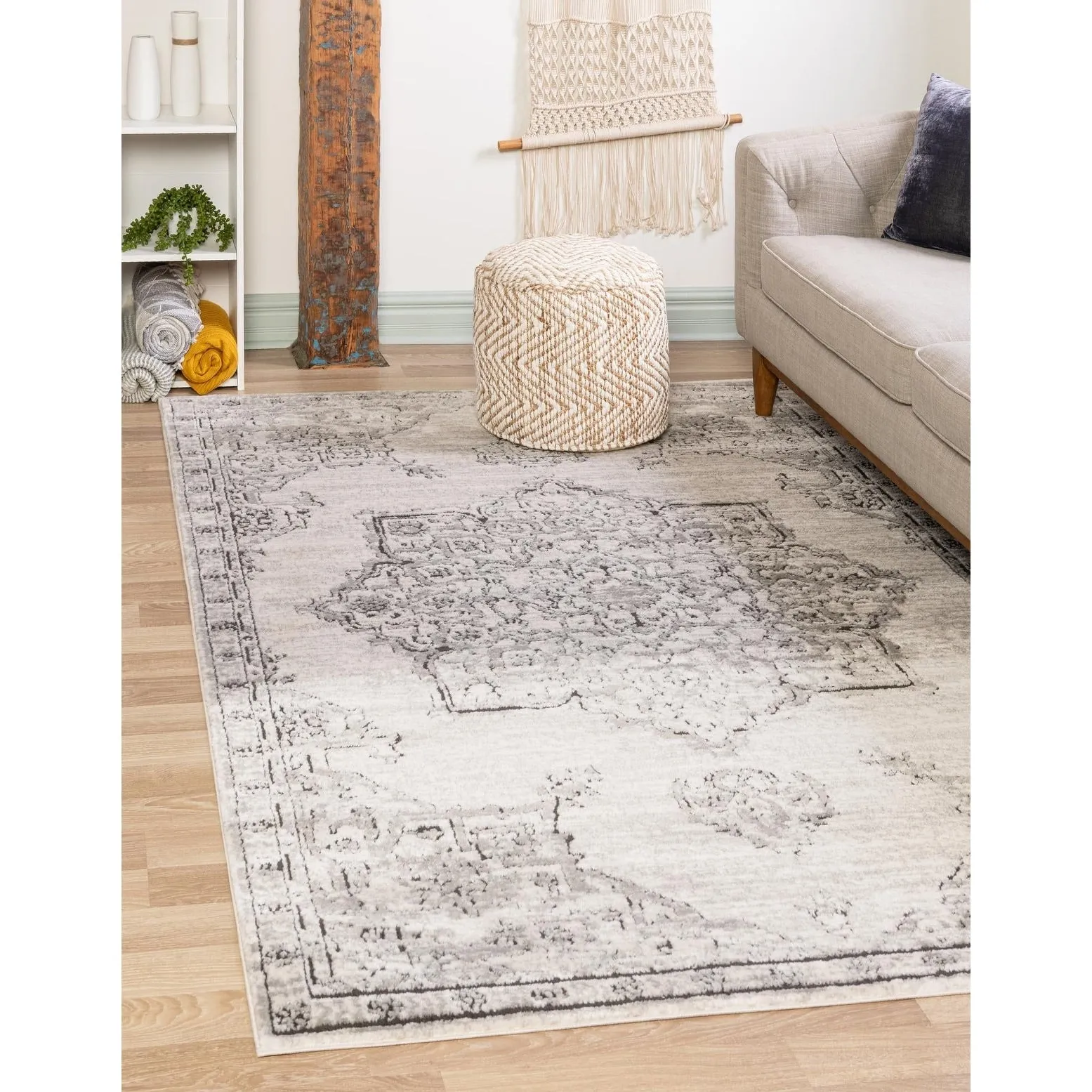 Traditional Jeopok Collection Area Rug
