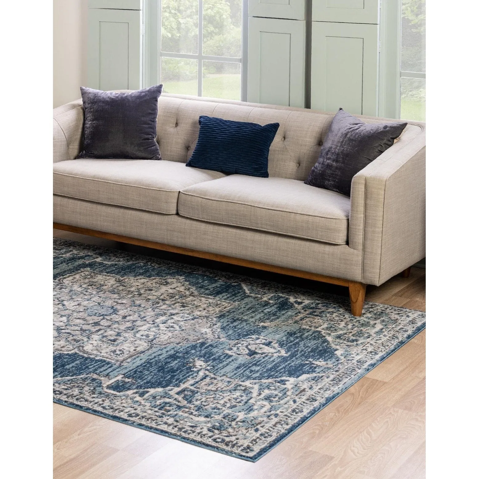 Traditional Jeopok Collection Area Rug