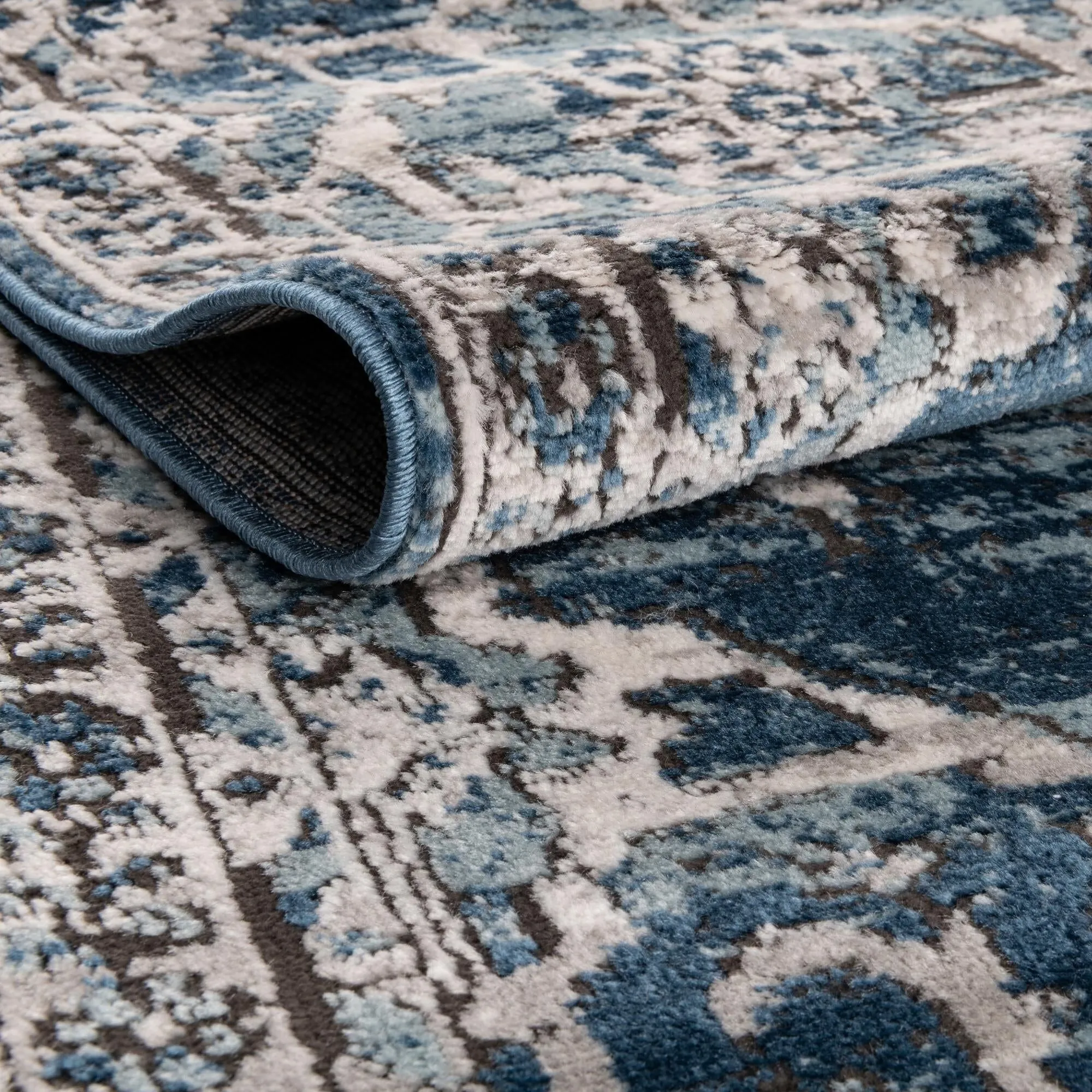 Traditional Jeopok Collection Area Rug