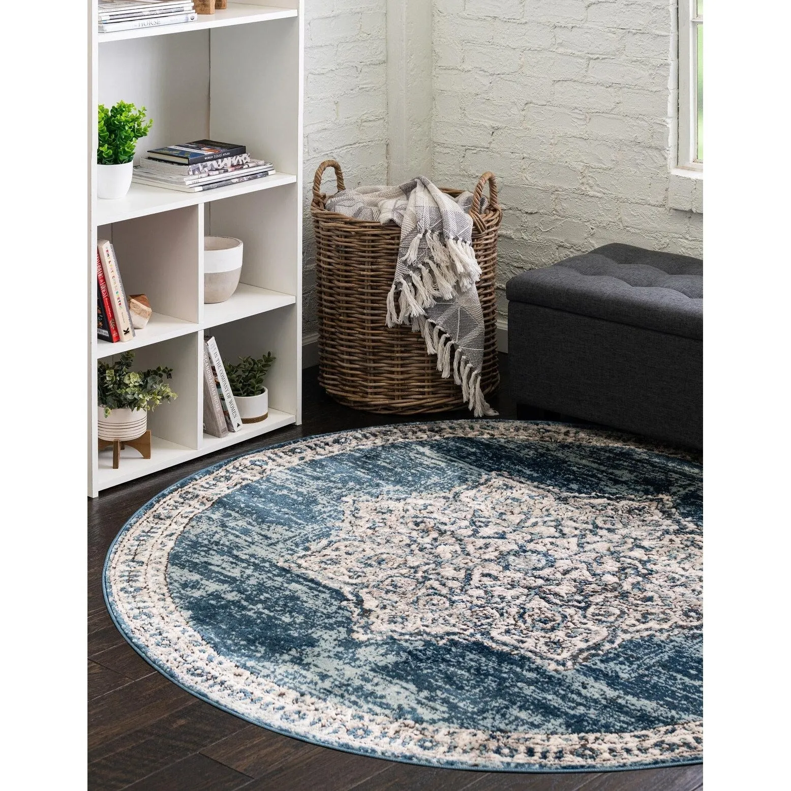 Traditional Jeopok Collection Area Rug