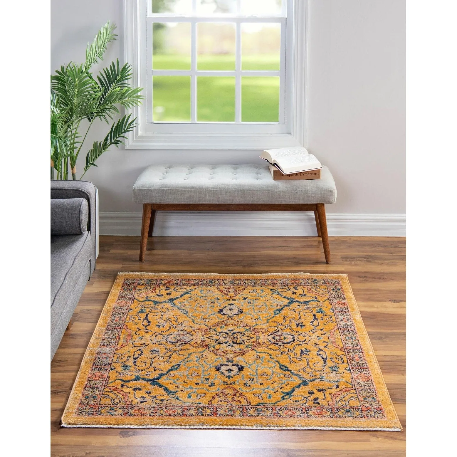 Traditional Nixa Collection Area Rug