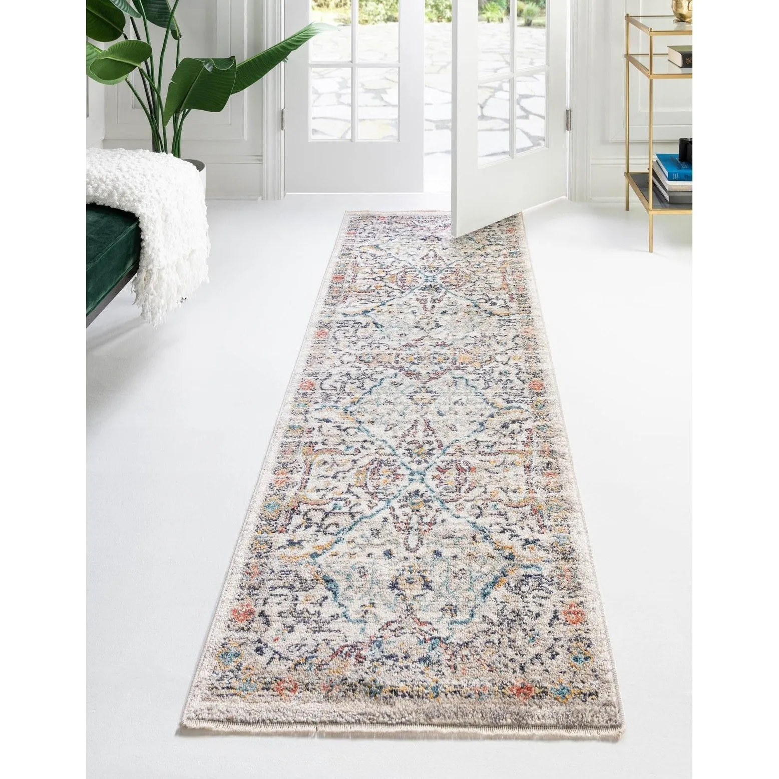 Traditional Nixa Collection Area Rug