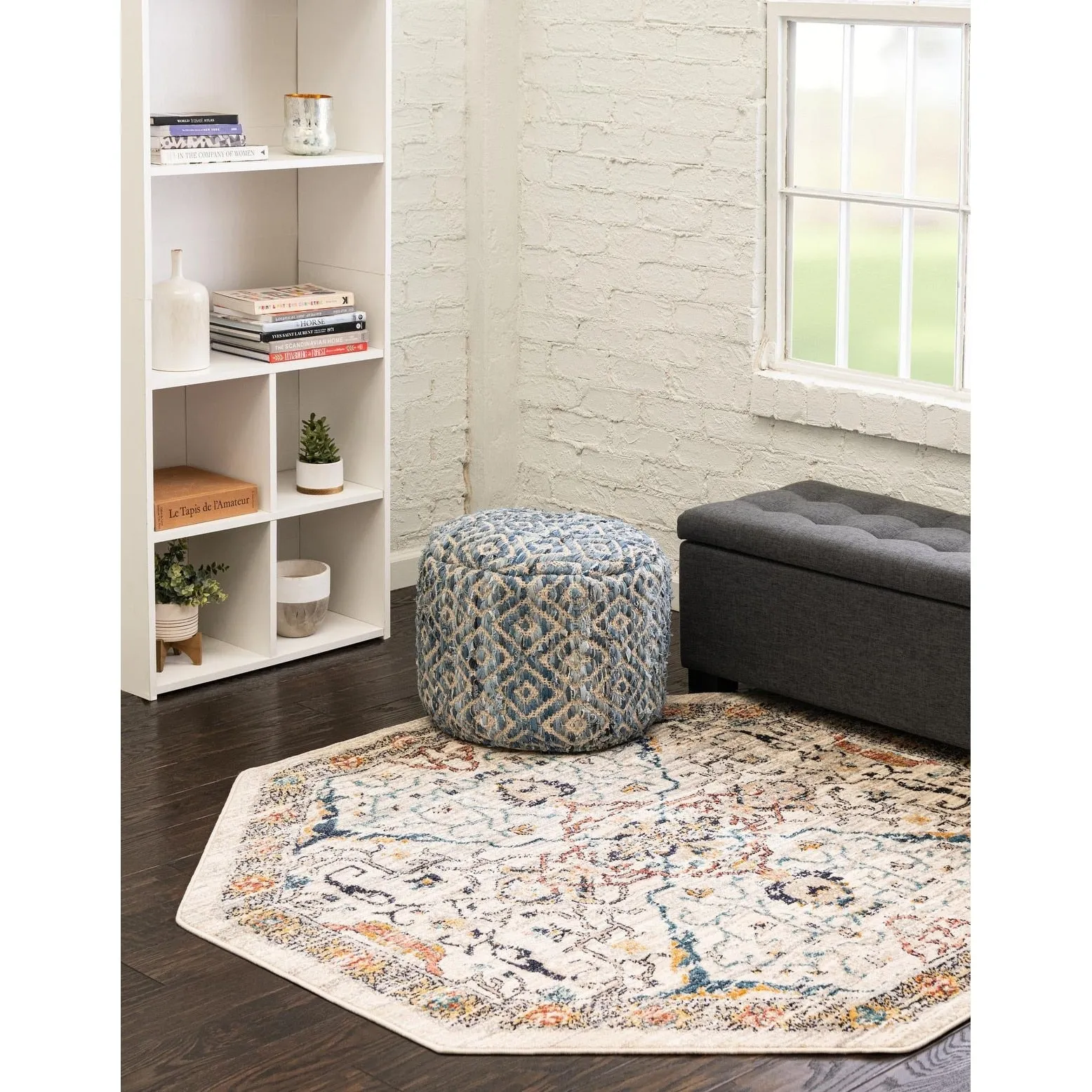Traditional Nixa Collection Area Rug