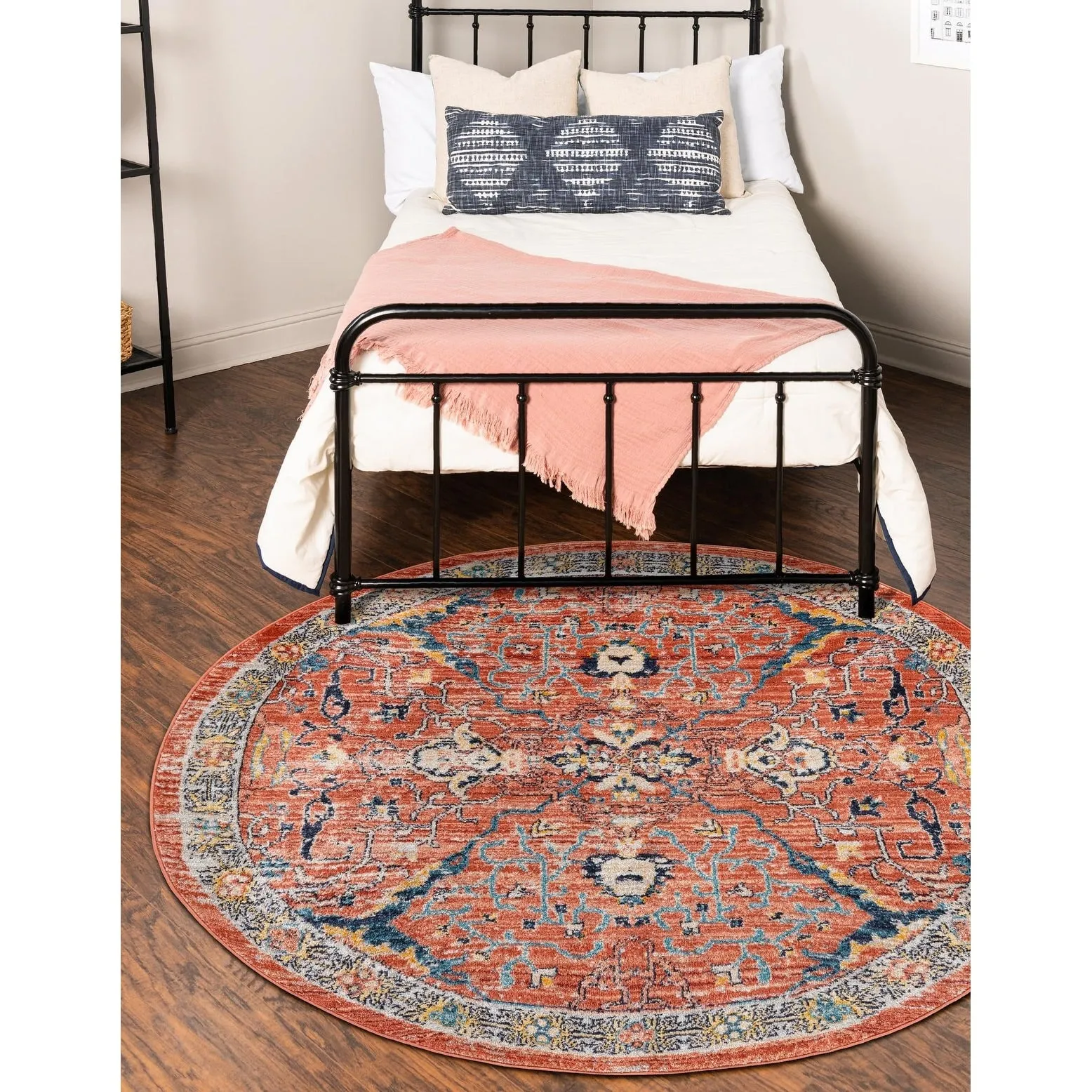 Traditional Nixa Collection Area Rug
