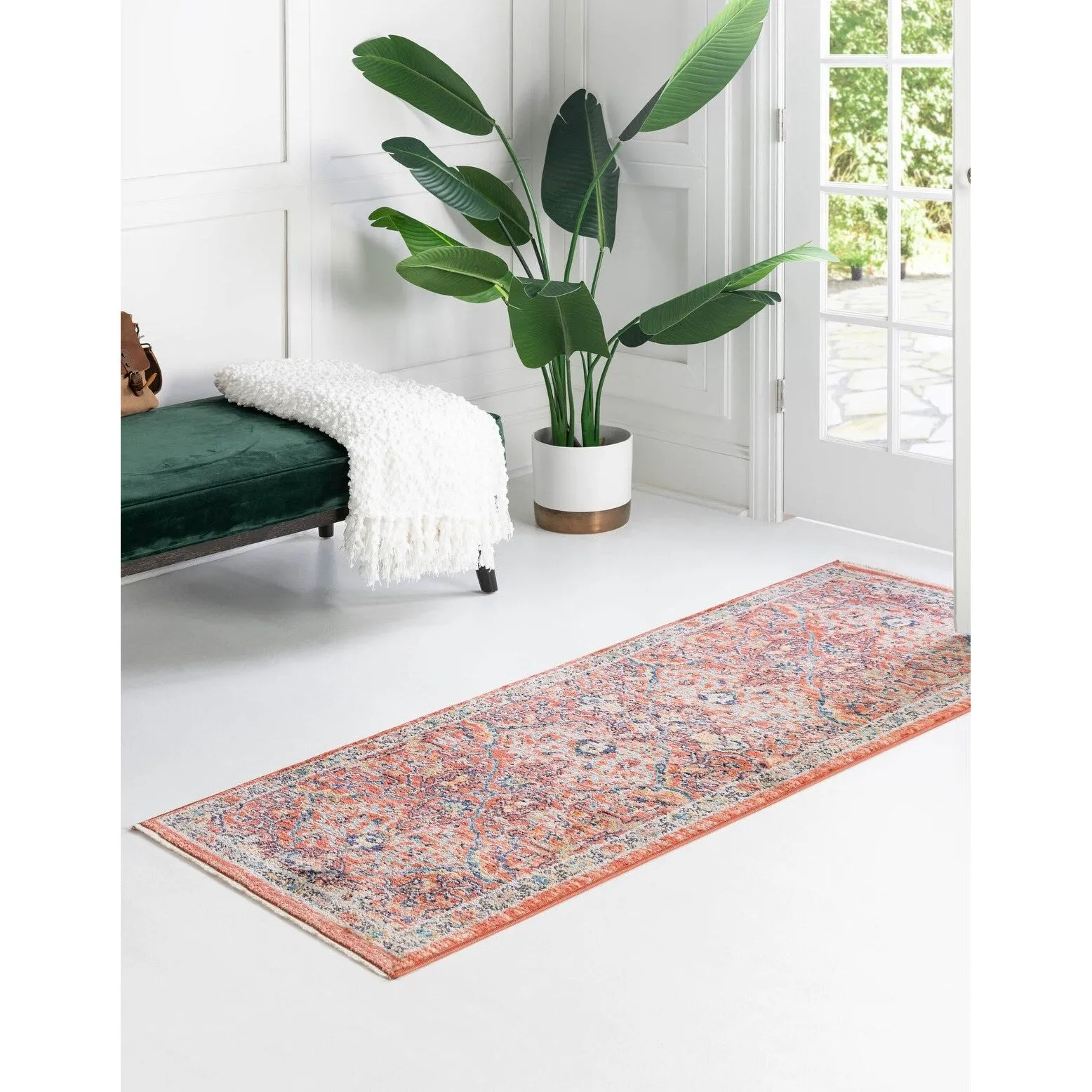 Traditional Nixa Collection Area Rug