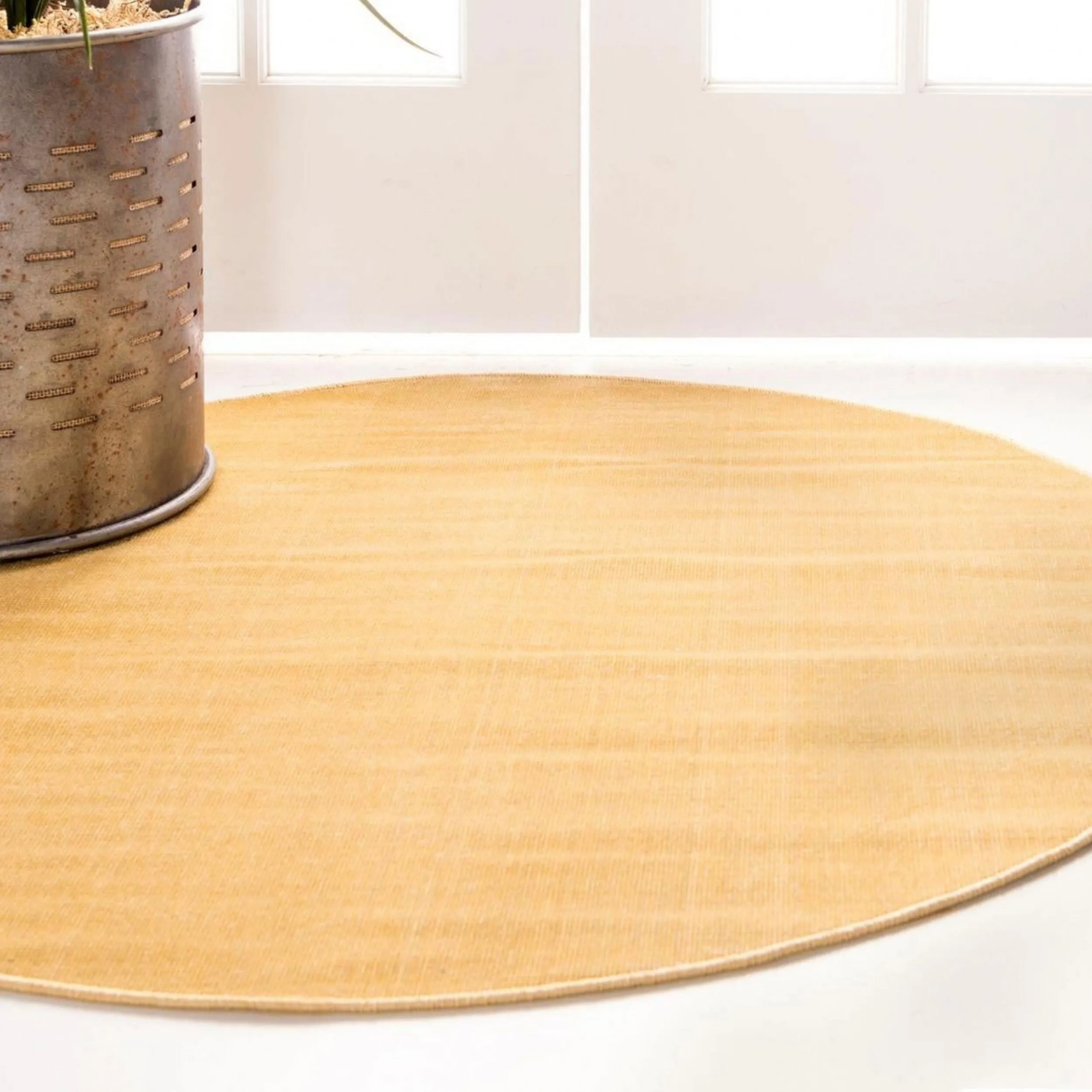 Traditional Yhogarc Collection Area Rug