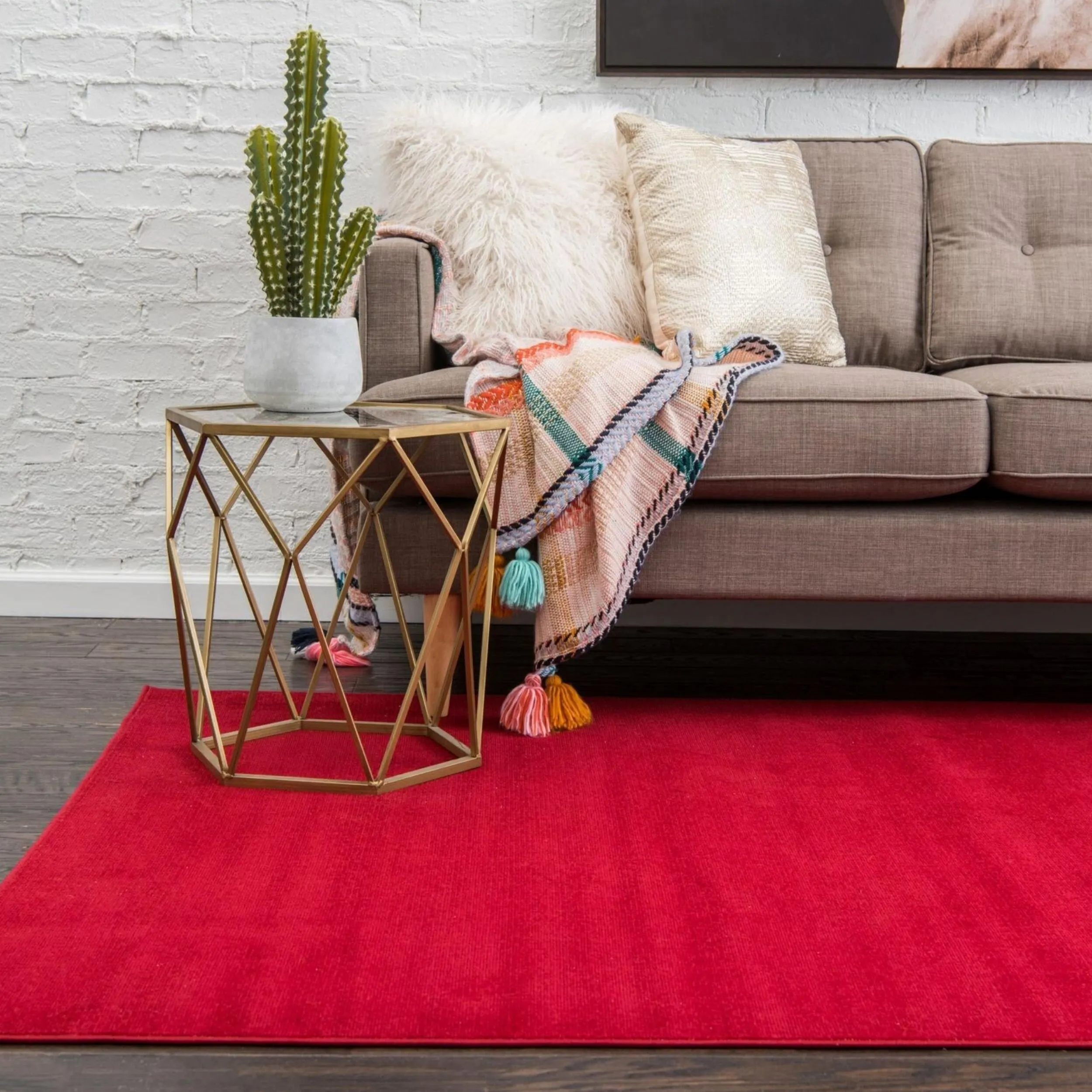 Traditional Yhogarc Collection Area Rug