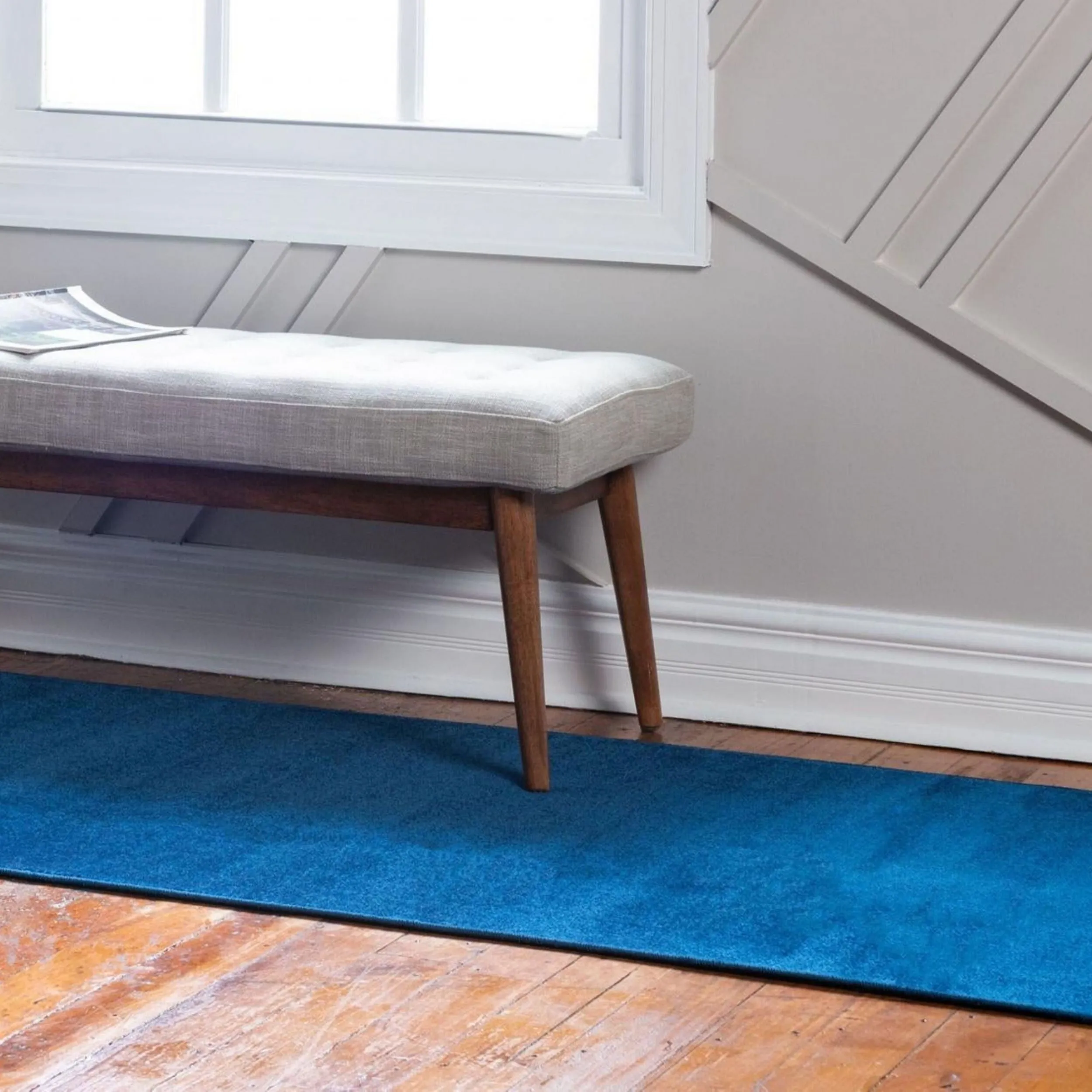 Traditional Yhogarc Collection Area Rug