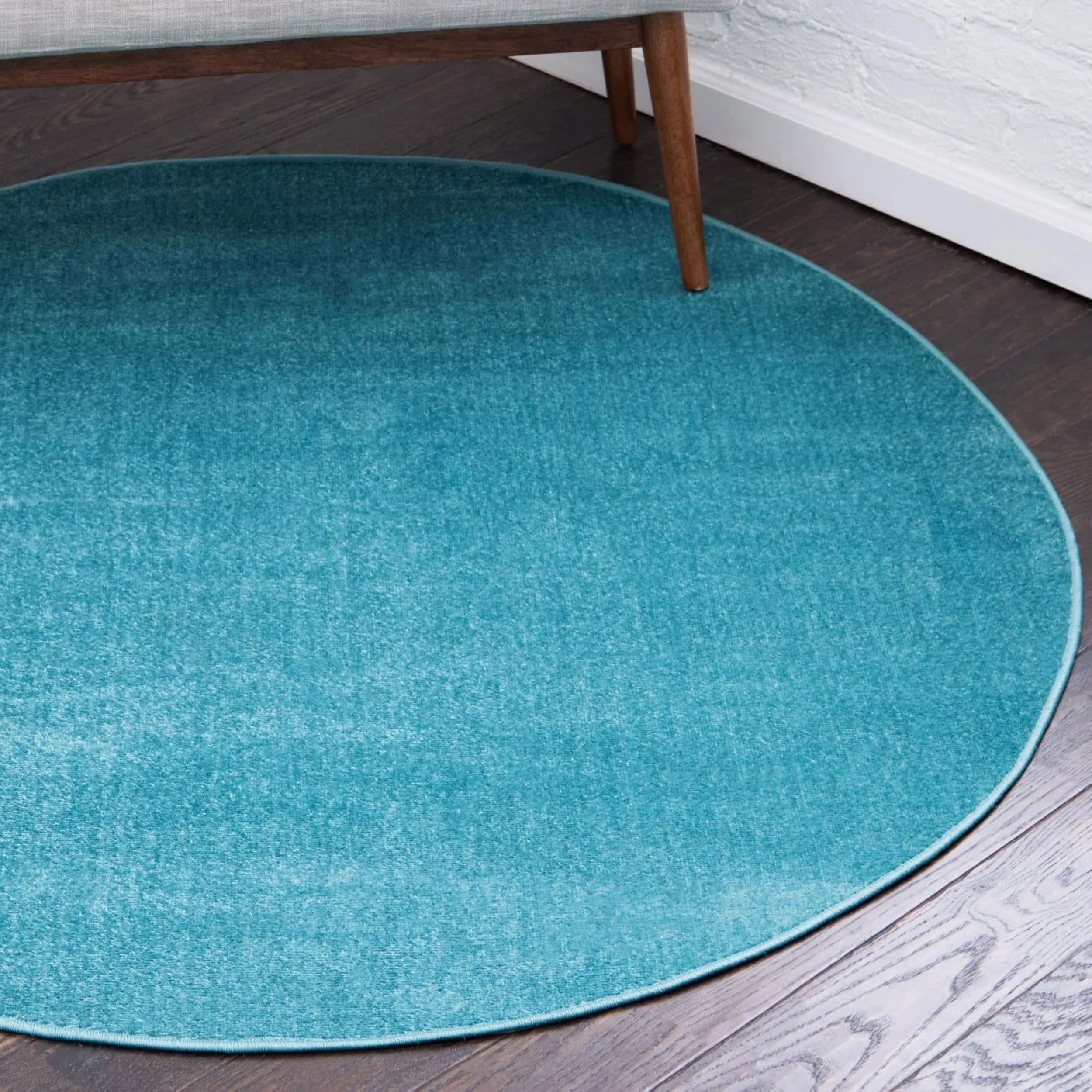 Traditional Yhogarc Collection Area Rug