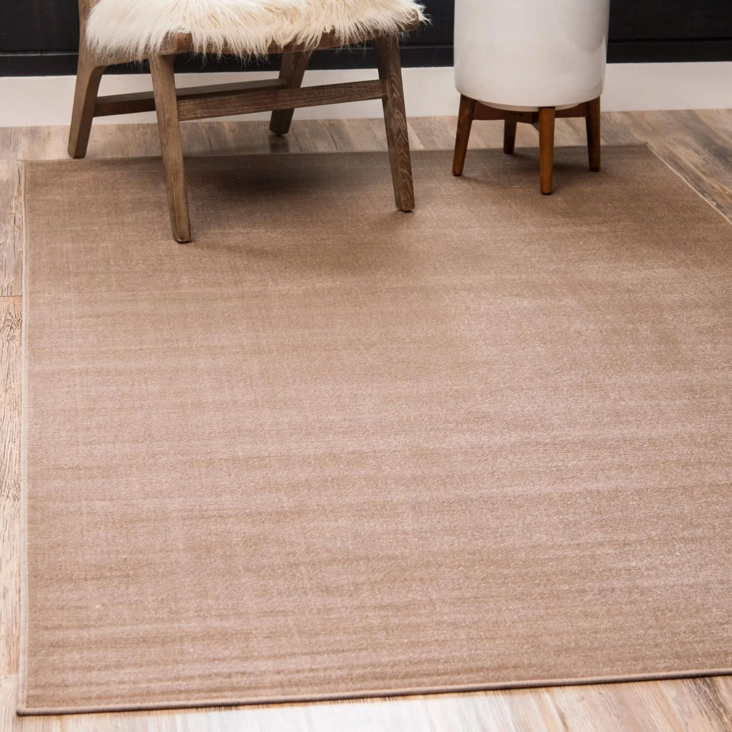 Traditional Yhogarc Collection Area Rug