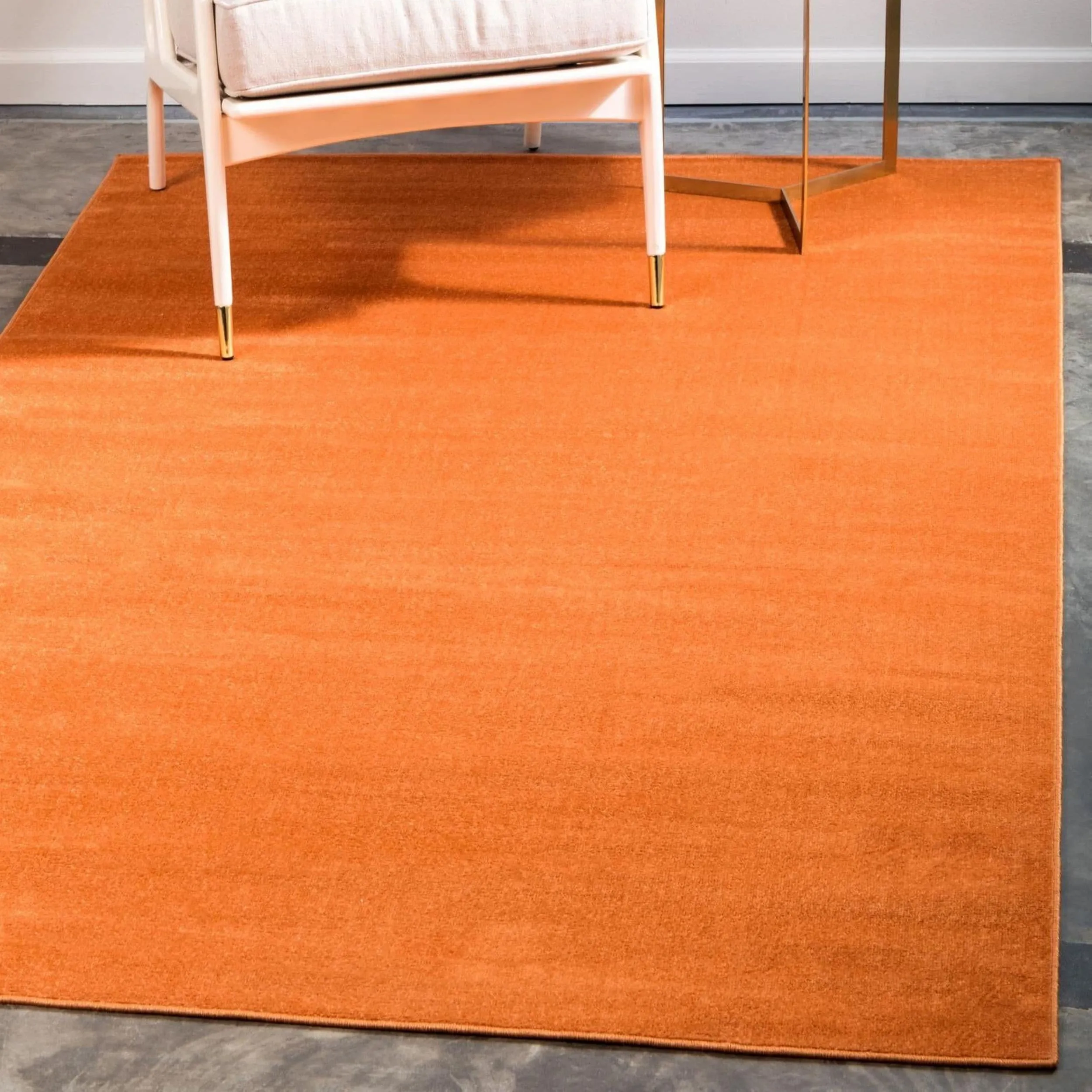 Traditional Yhogarc Collection Area Rug