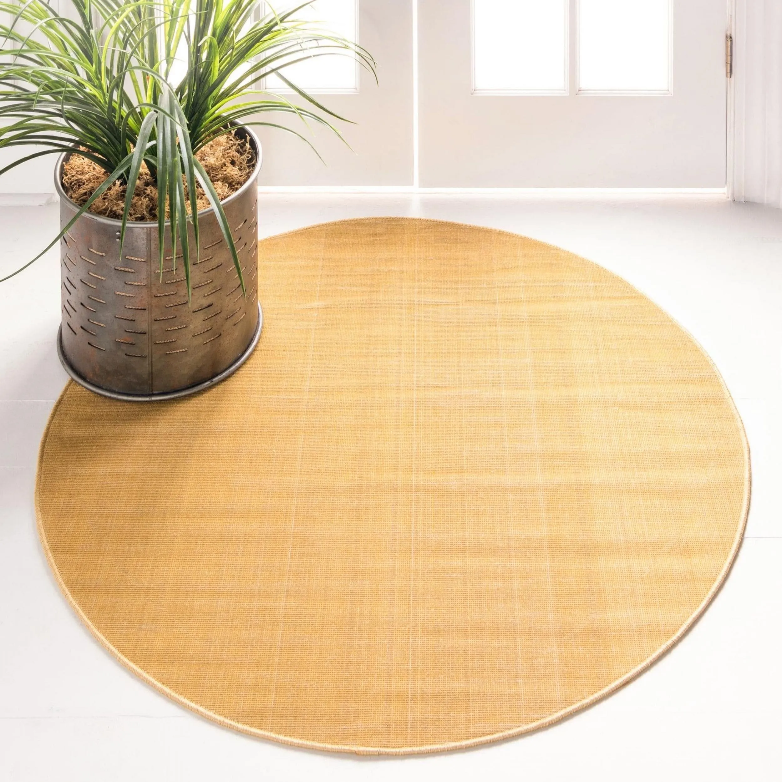 Traditional Yhogarc Collection Area Rug
