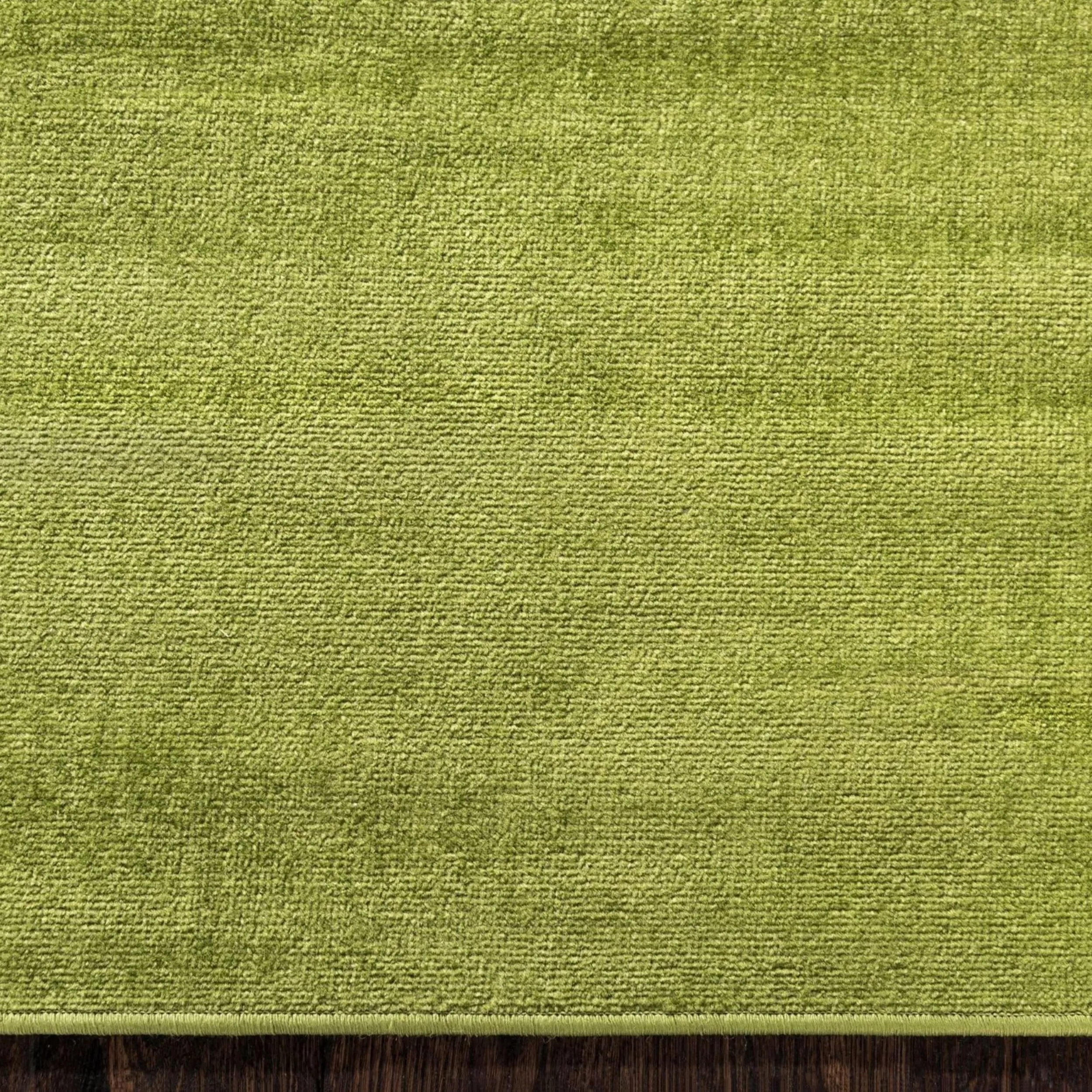 Traditional Yhogarc Collection Area Rug