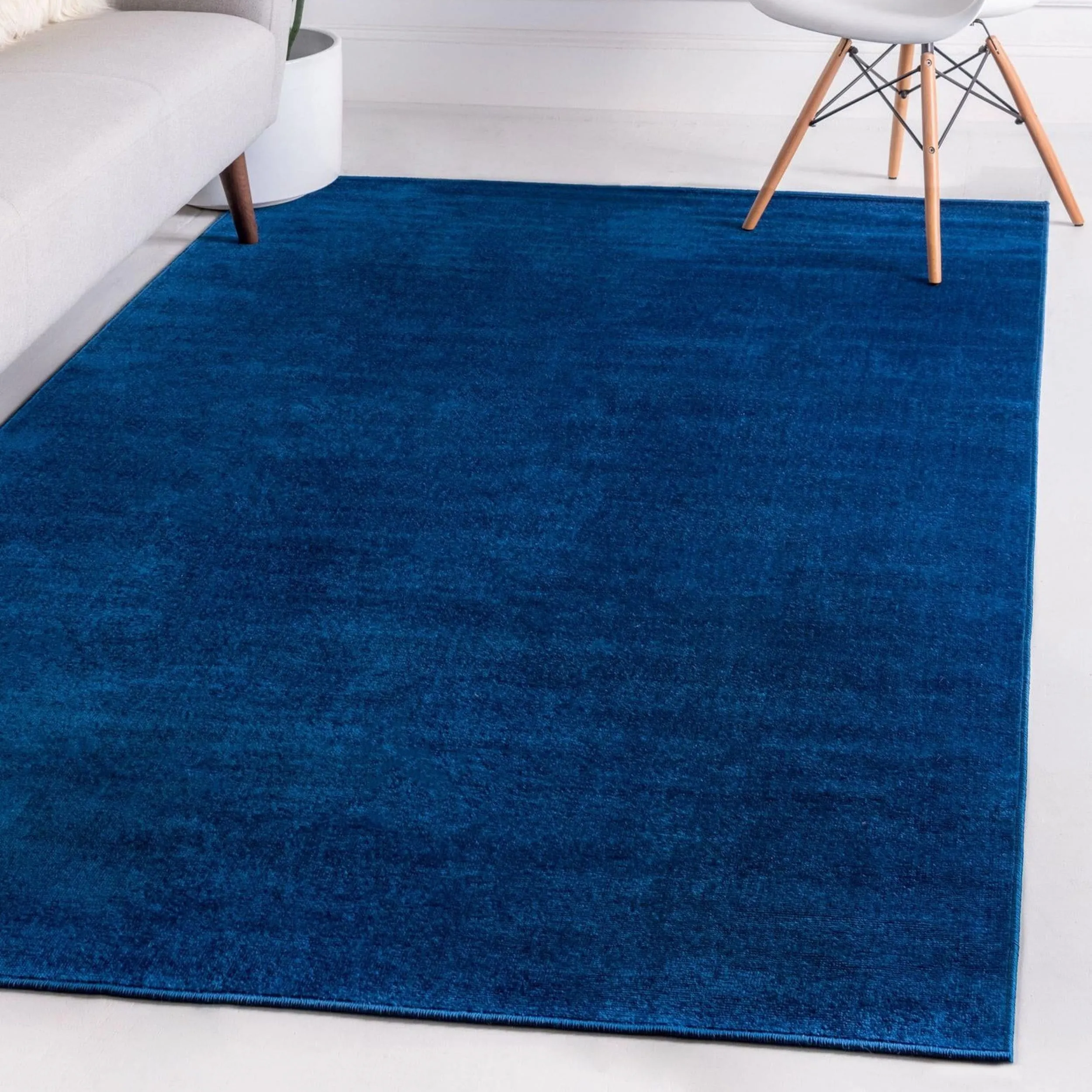 Traditional Yhogarc Collection Area Rug