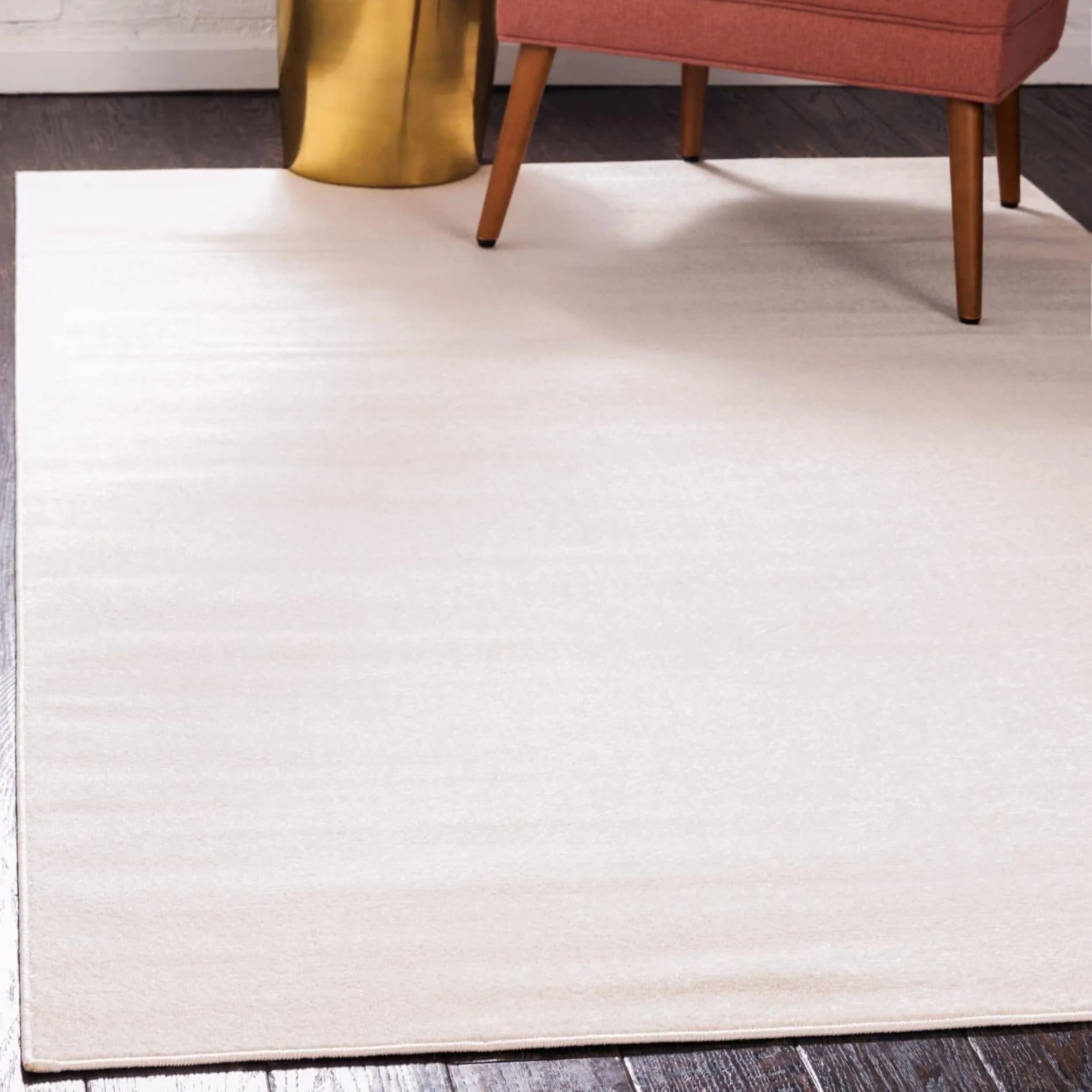 Traditional Yhogarc Collection Area Rug