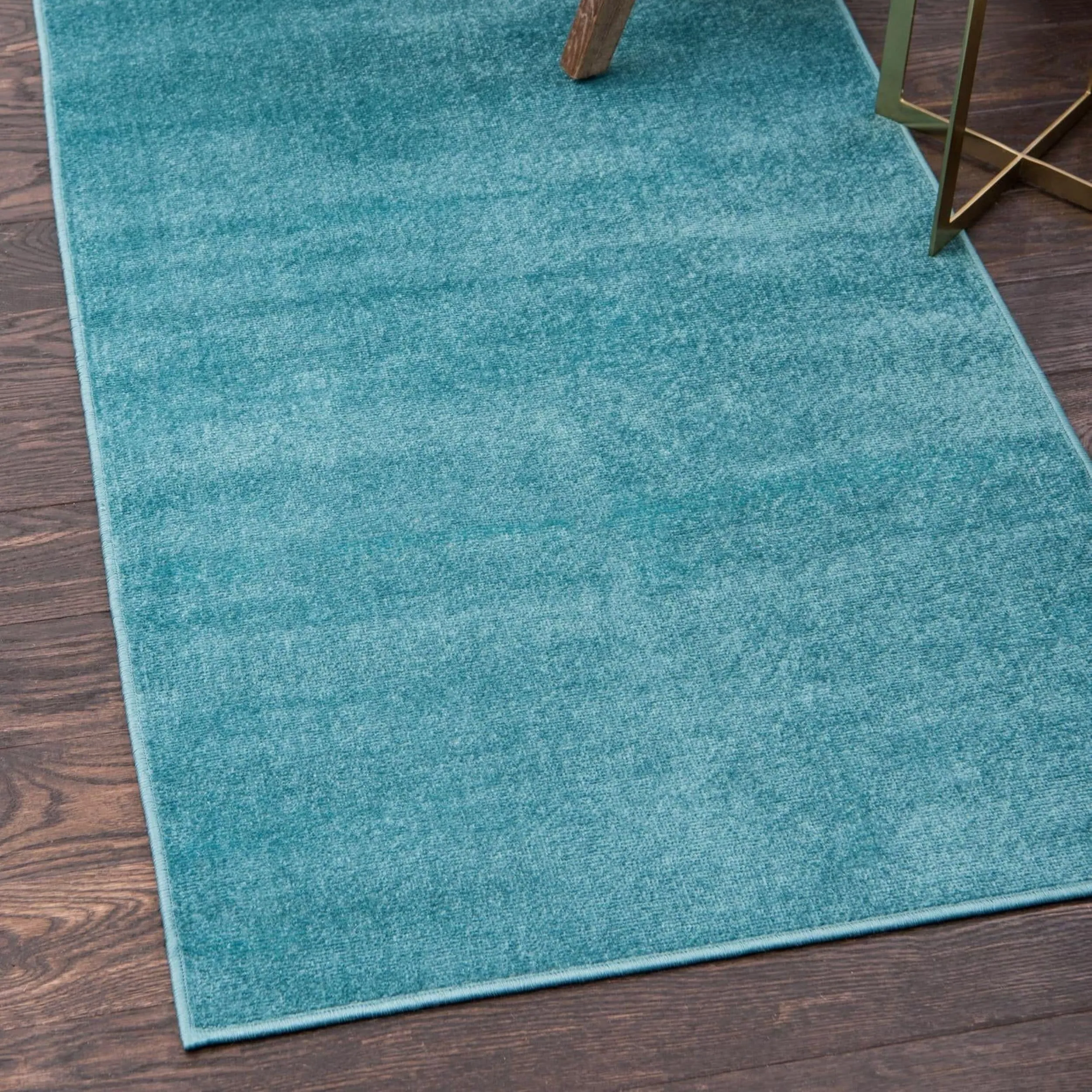 Traditional Yhogarc Collection Area Rug