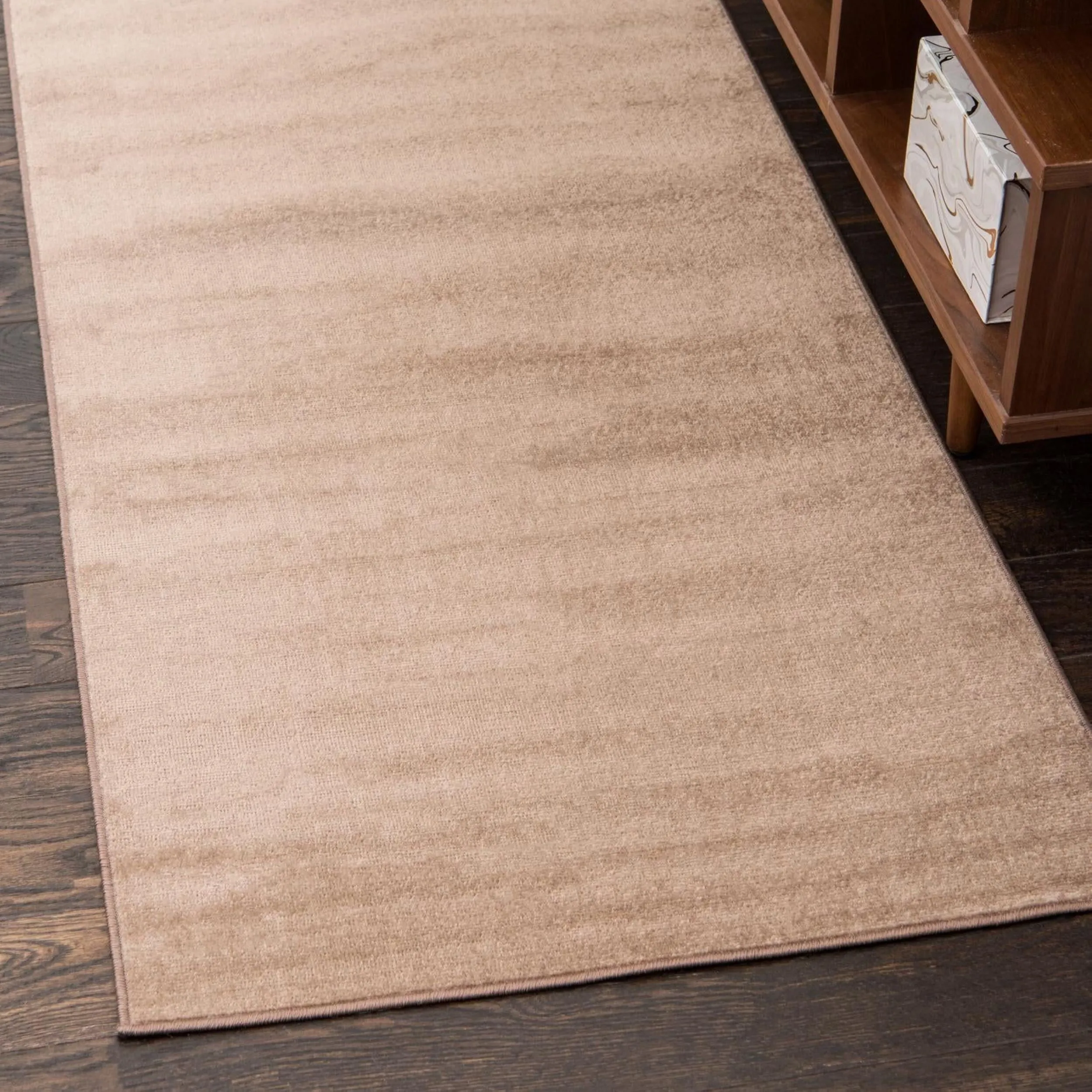 Traditional Yhogarc Collection Area Rug