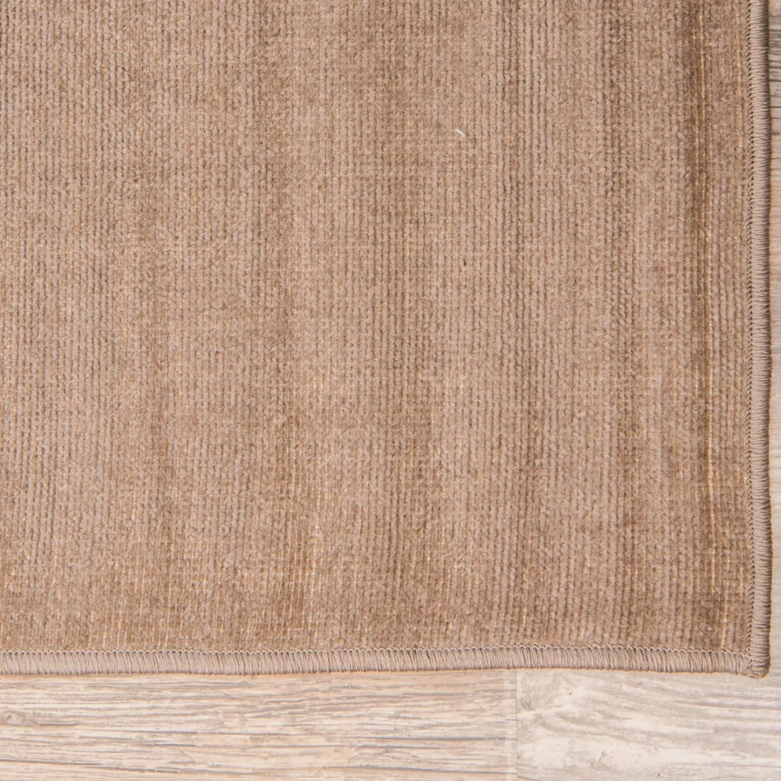 Traditional Yhogarc Collection Area Rug