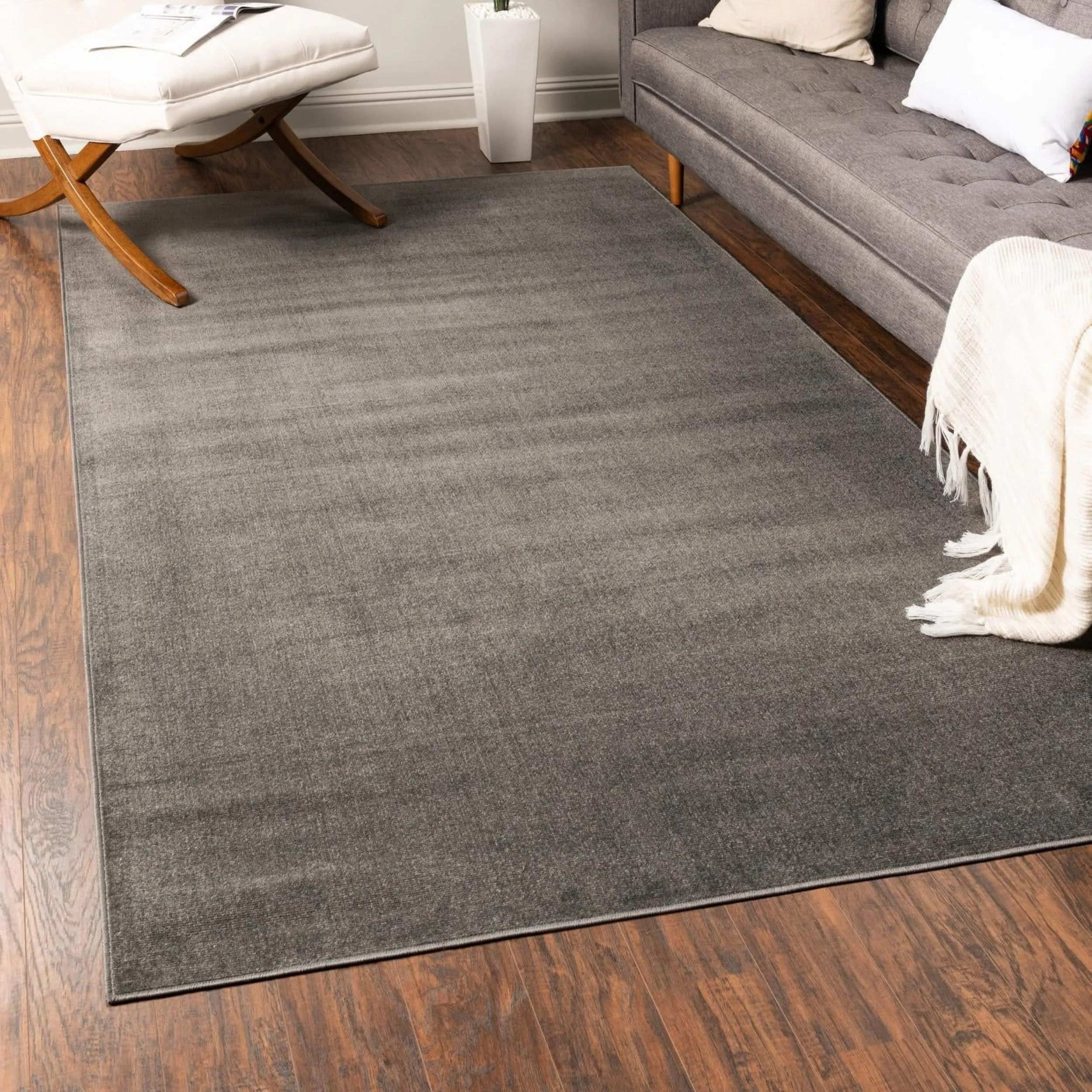 Traditional Yhogarc Collection Area Rug
