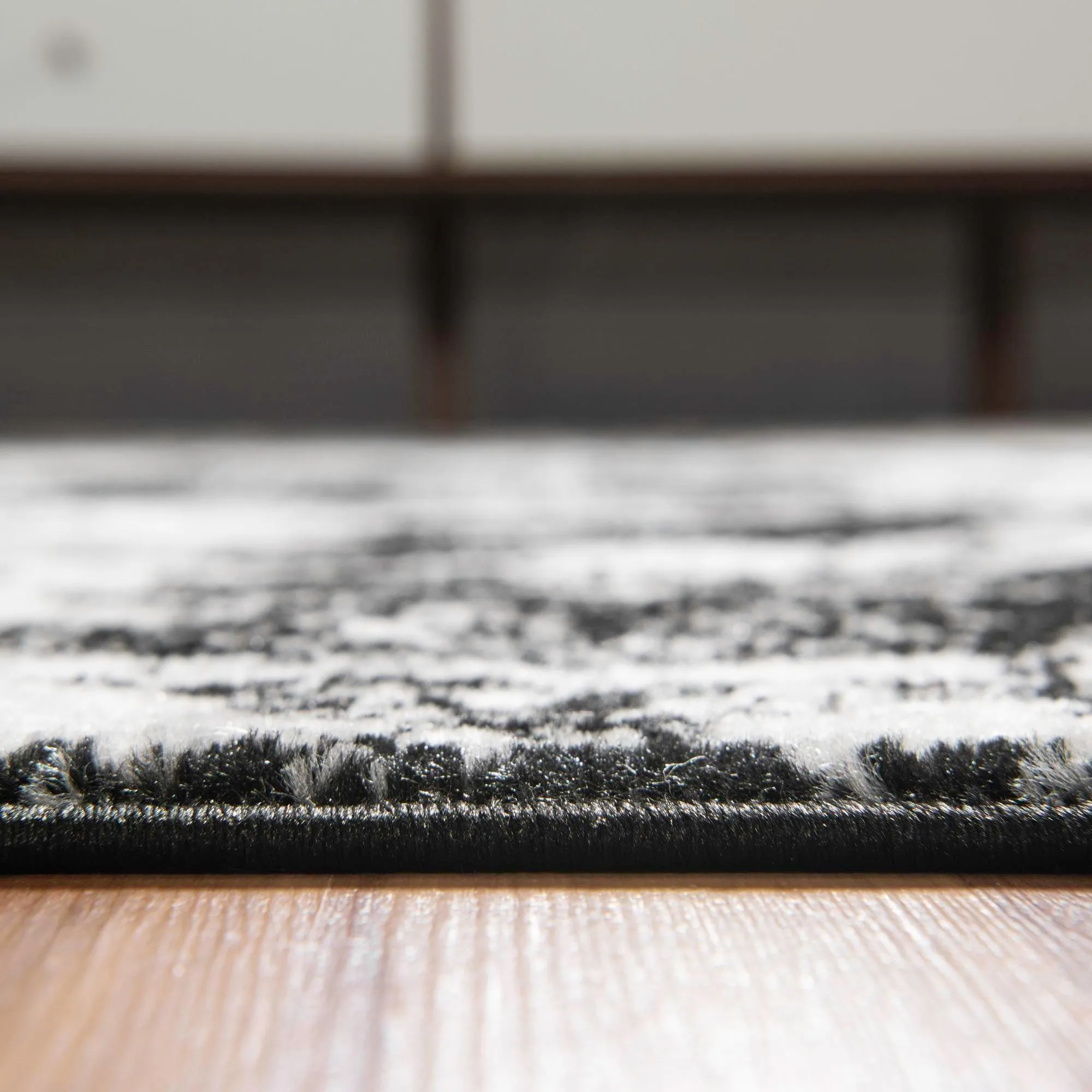 Transitional Fredo Collection Area Rug