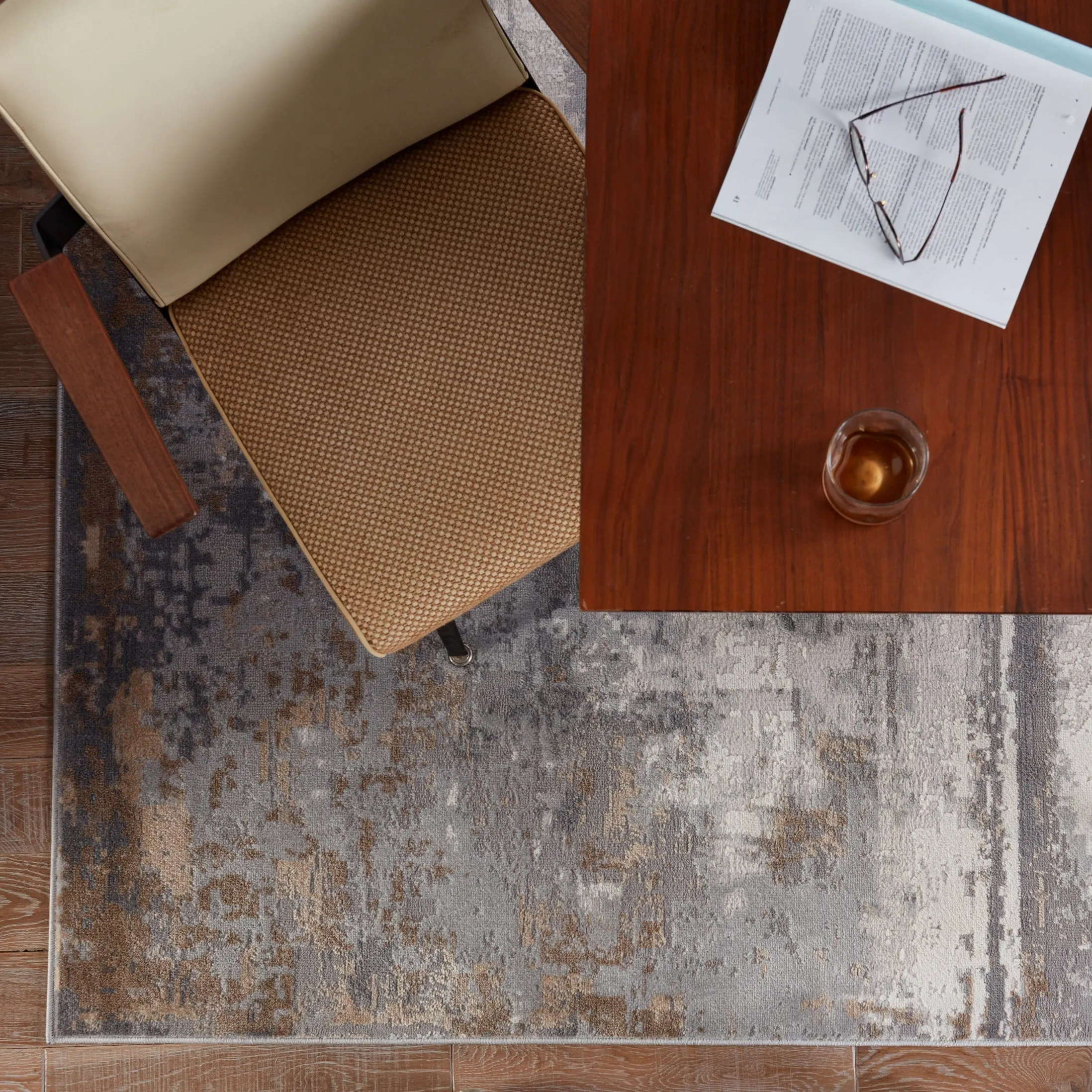 Treyton Abstract Gray/ Ivory Area Rug