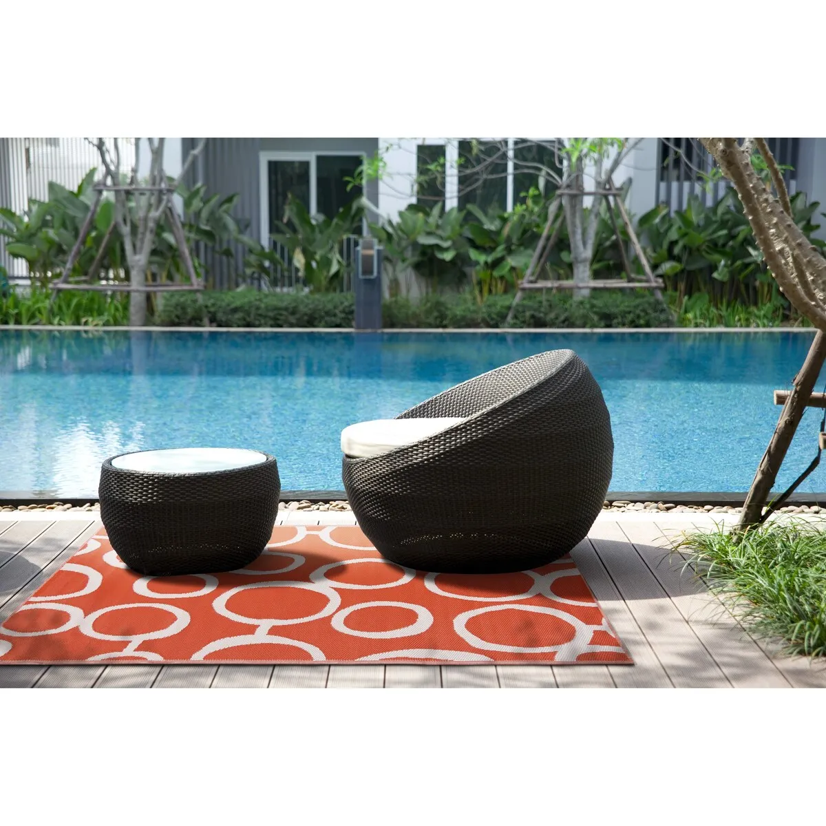 Tropical Circle Orange Indoor / Outdoor Area Rug 5'x7'