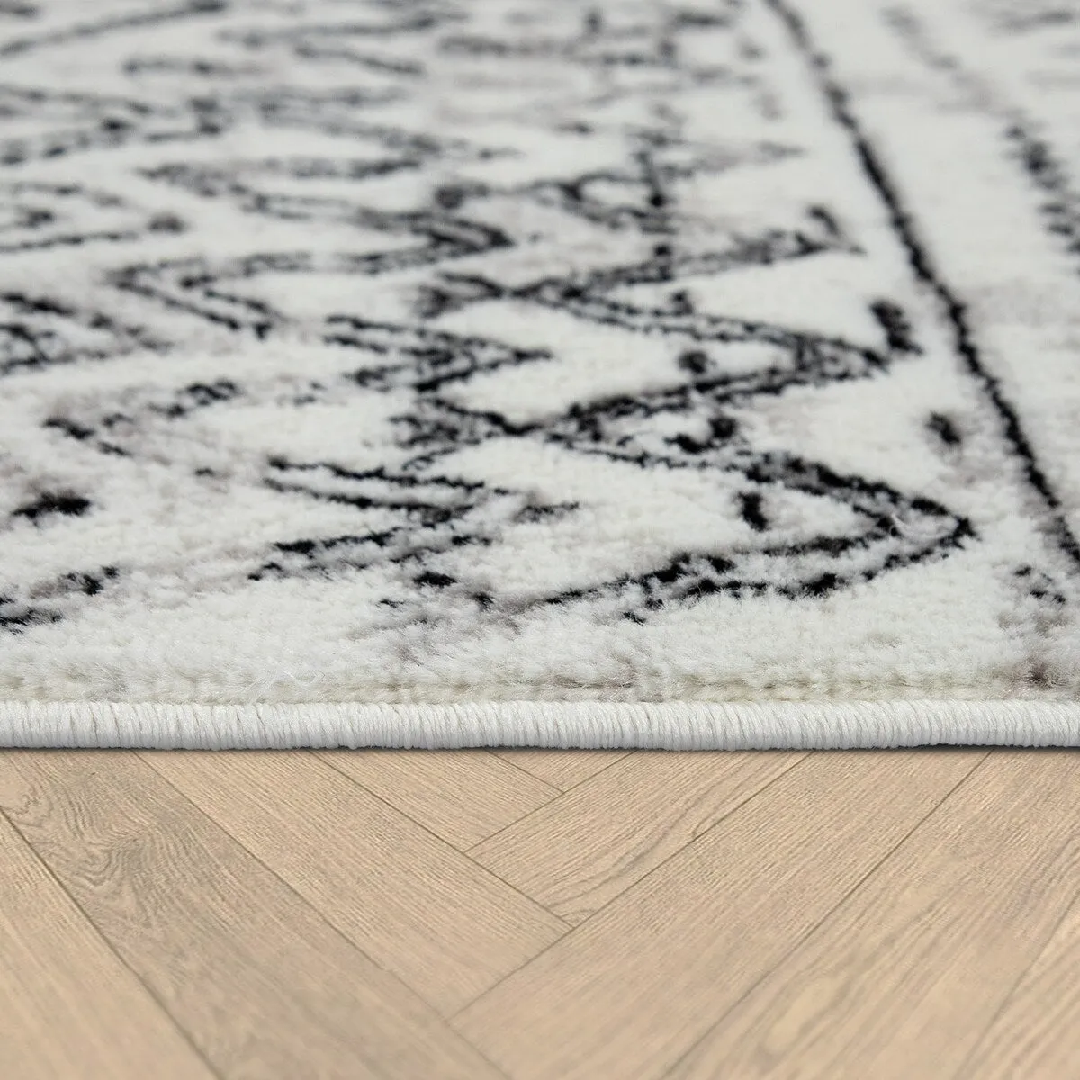 Vintage Rug For Living Room In Black White Cream - Modern Boho Design