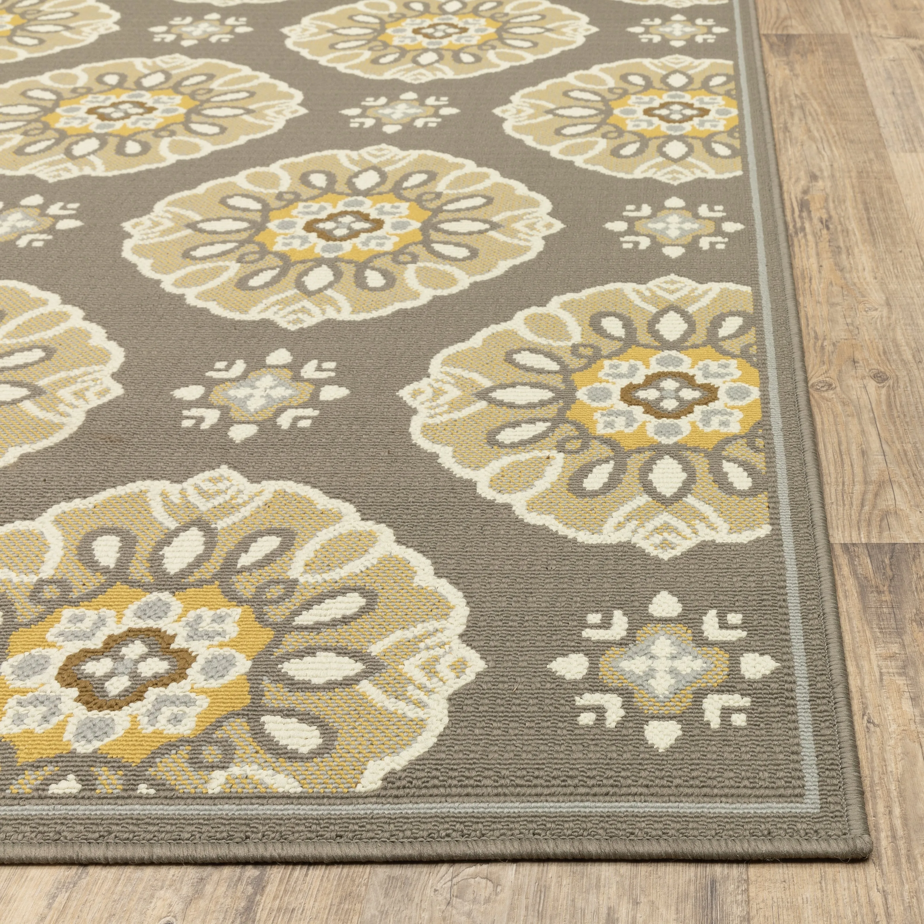 Vista Home Bar Harbour Grey/ Gold Floral Indoor/ Outdoor Area Rug