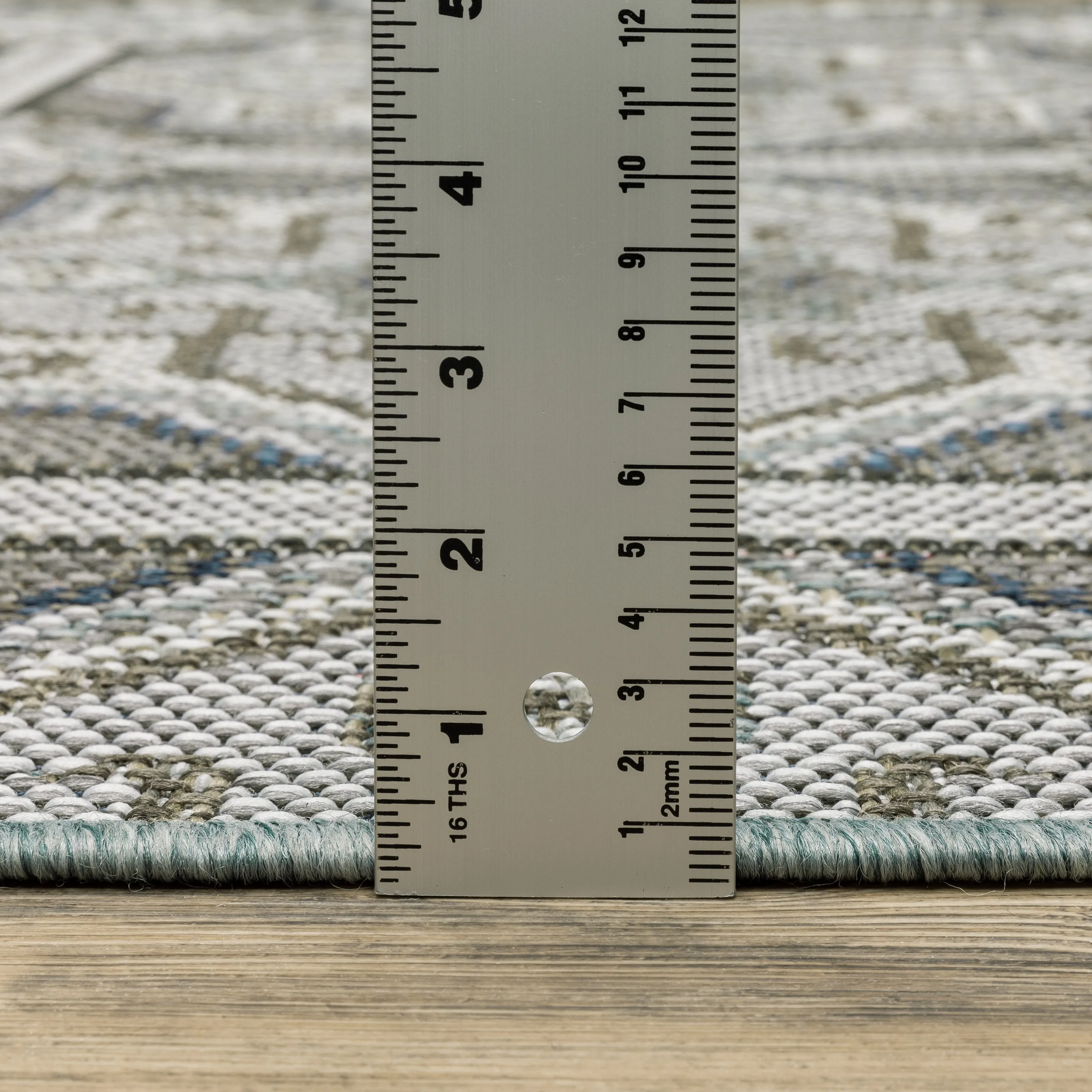 Vista Home Calla Moroccan Trellis Grey/ Blue Indoor/Outdoor Area Rug