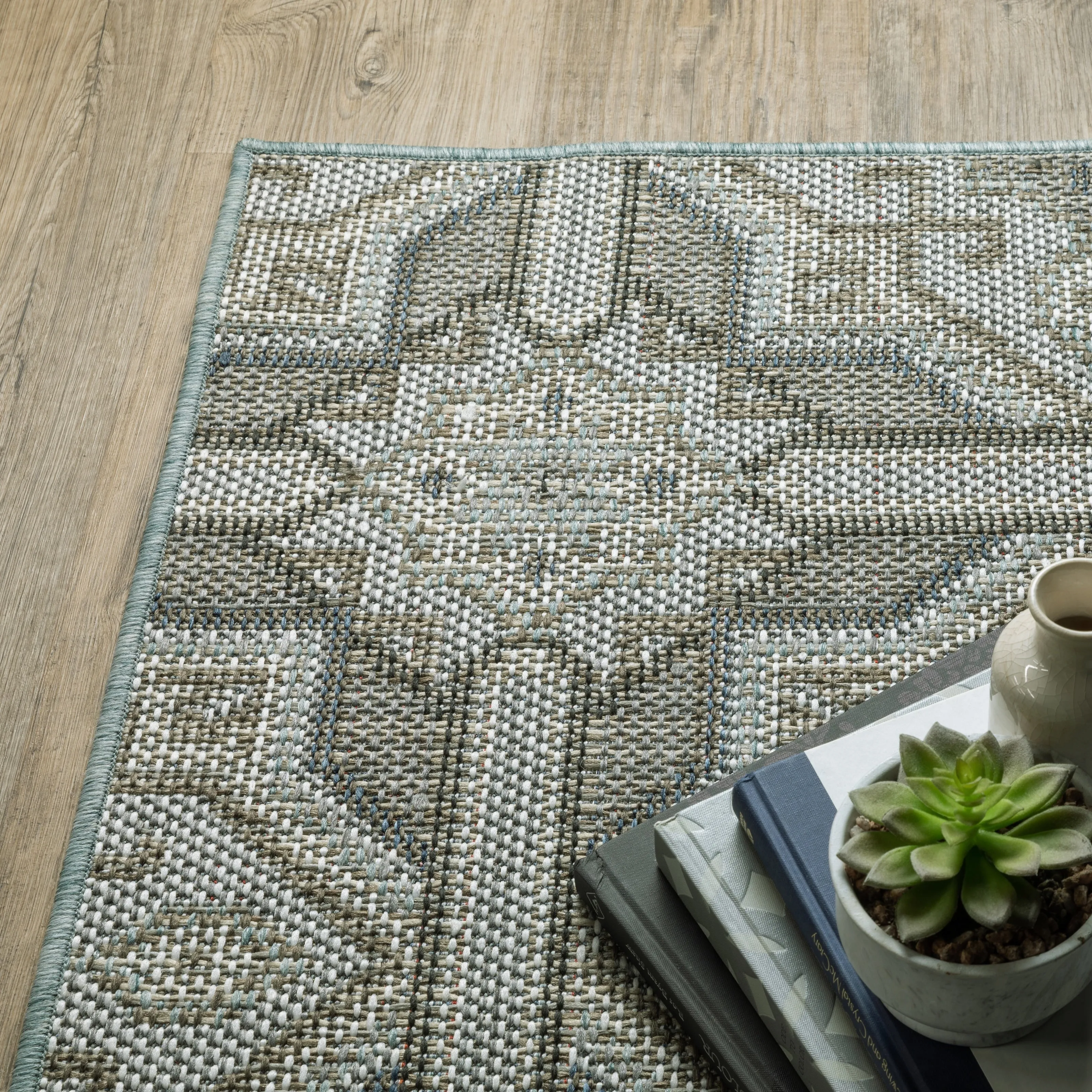 Vista Home Calla Moroccan Trellis Grey/ Blue Indoor/Outdoor Area Rug