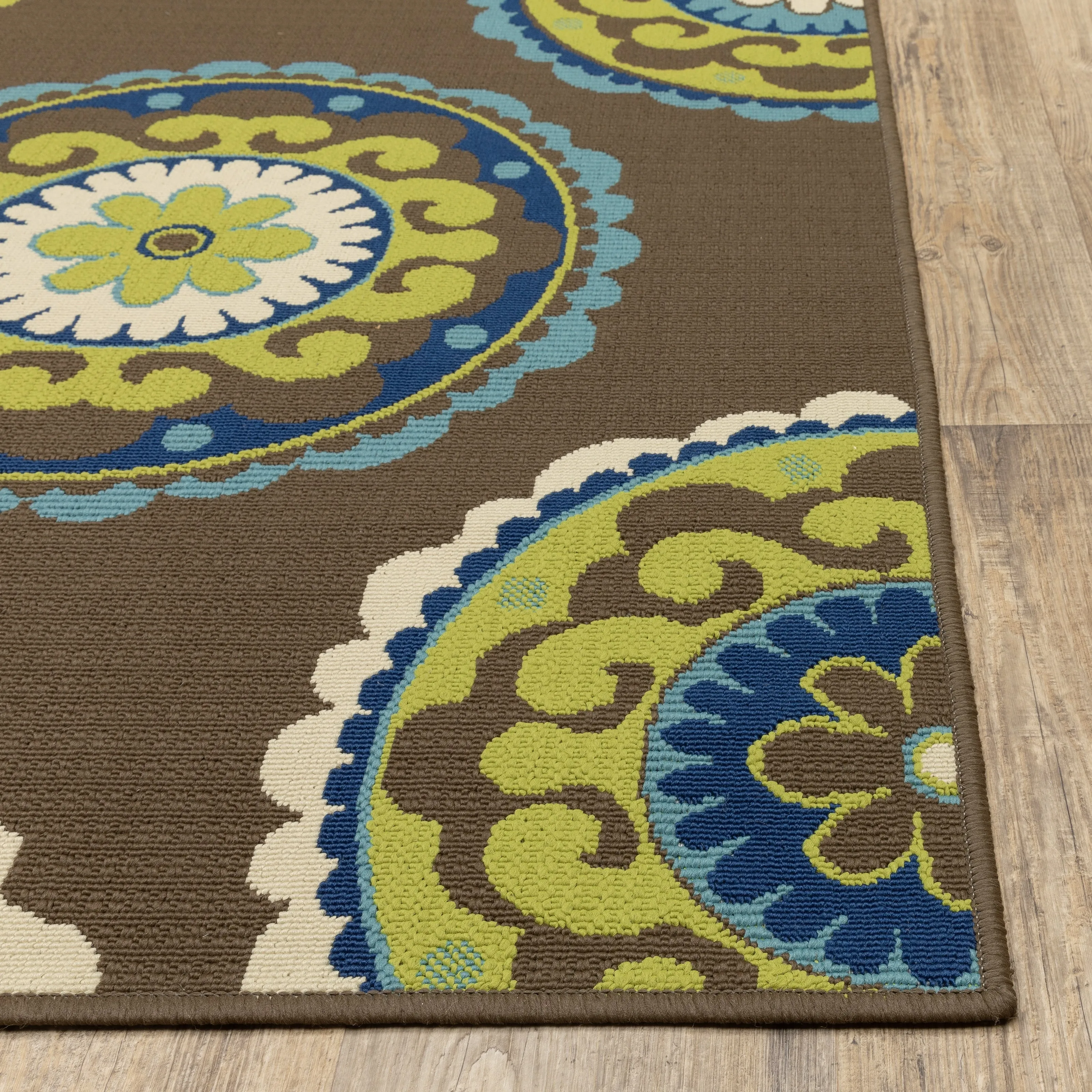 Vista Home Catalina Floral Medallions Indoor/ Outdoor Area Rug--
