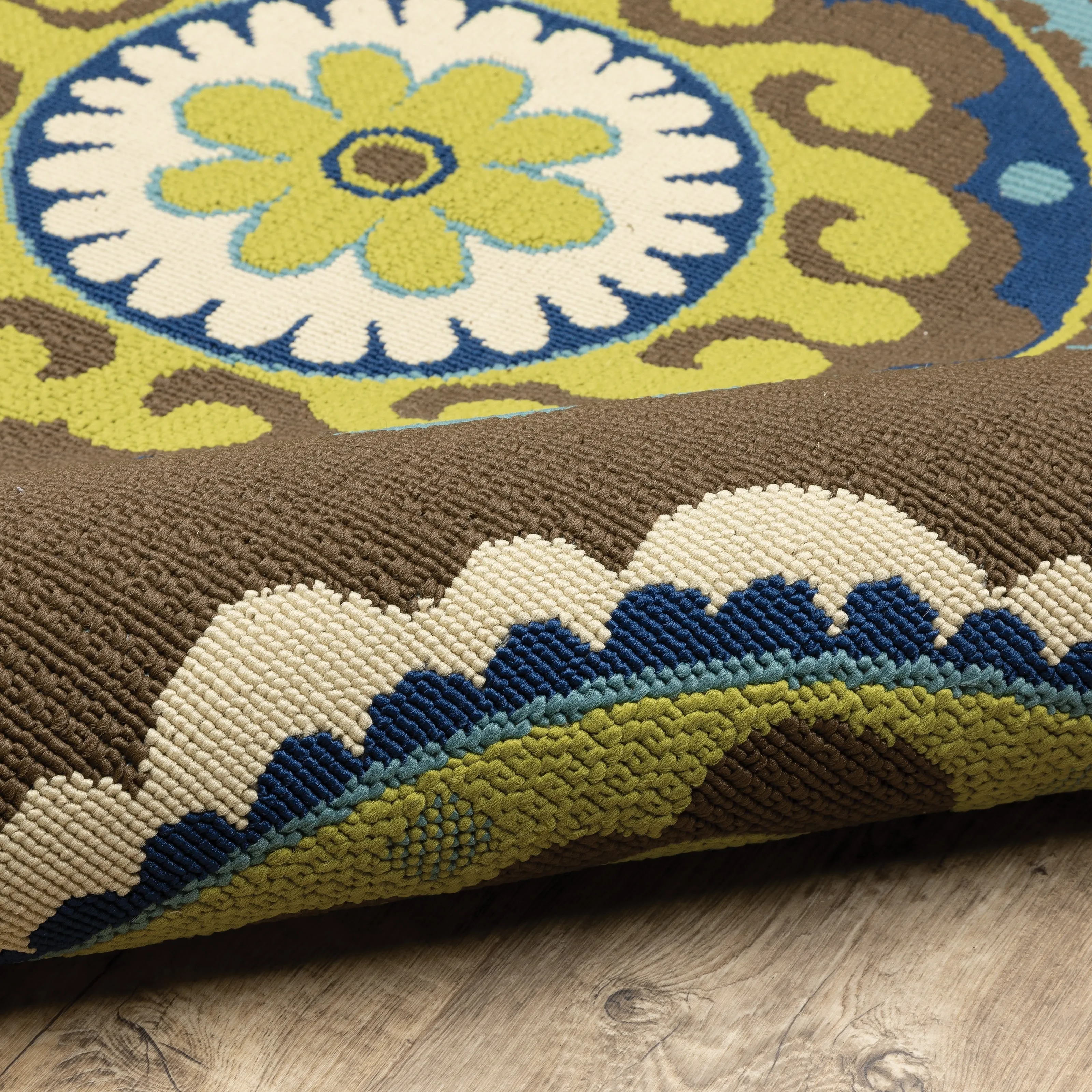 Vista Home Catalina Floral Medallions Indoor/ Outdoor Area Rug--