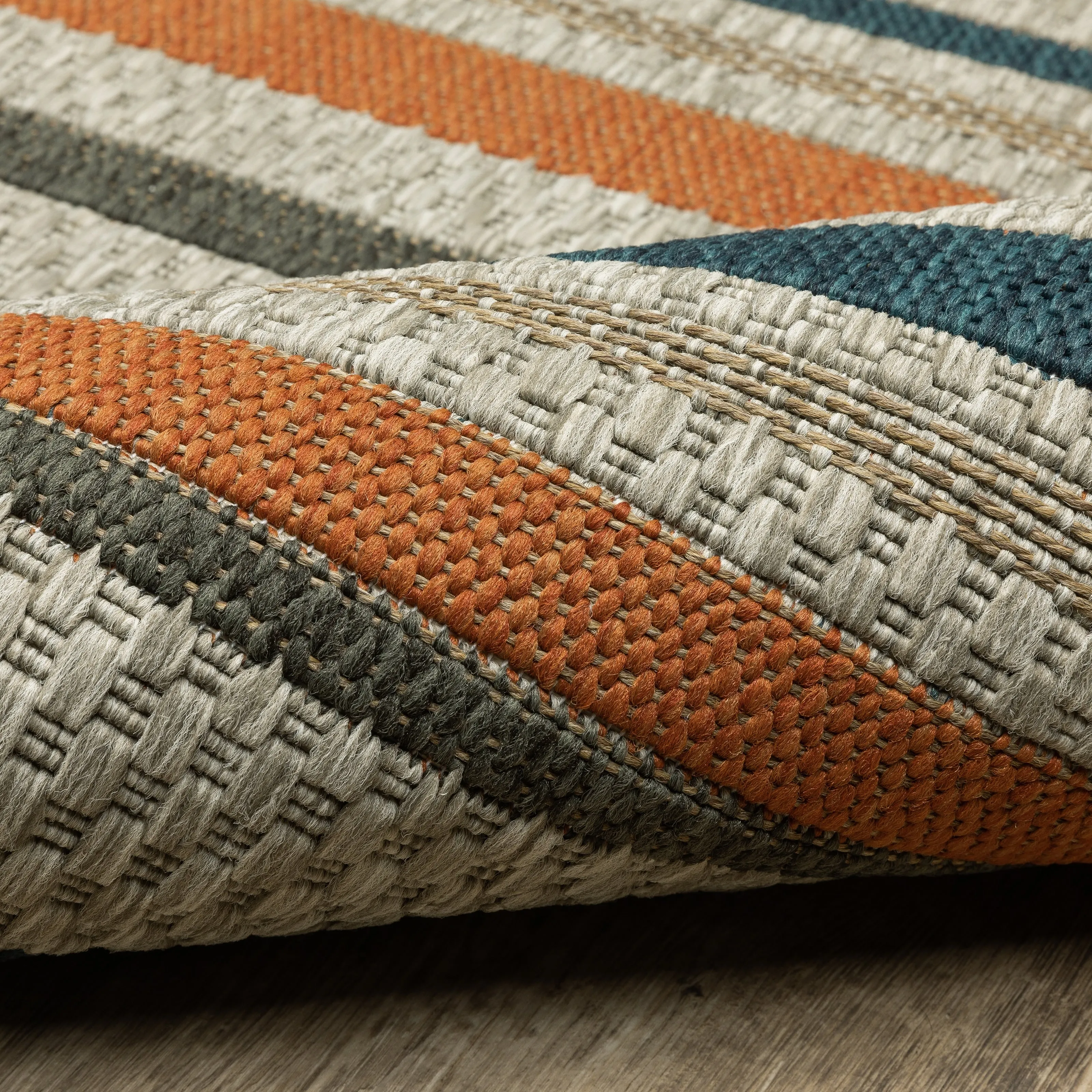 Vista Home Higgins Striped Grey/ Blue Indoor/ Outdoor Area Rug