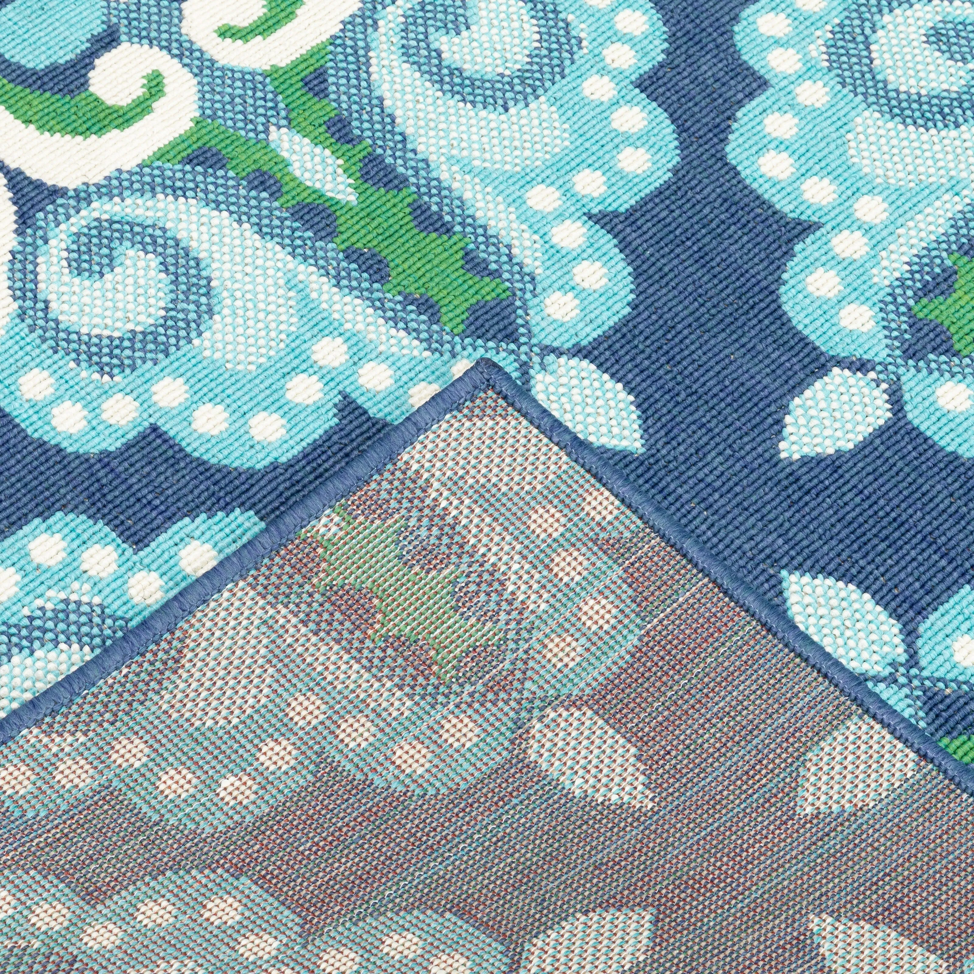 Vista Home Mackinac Medallion Blue/ Green Indoor-Outdoor Area Rug.