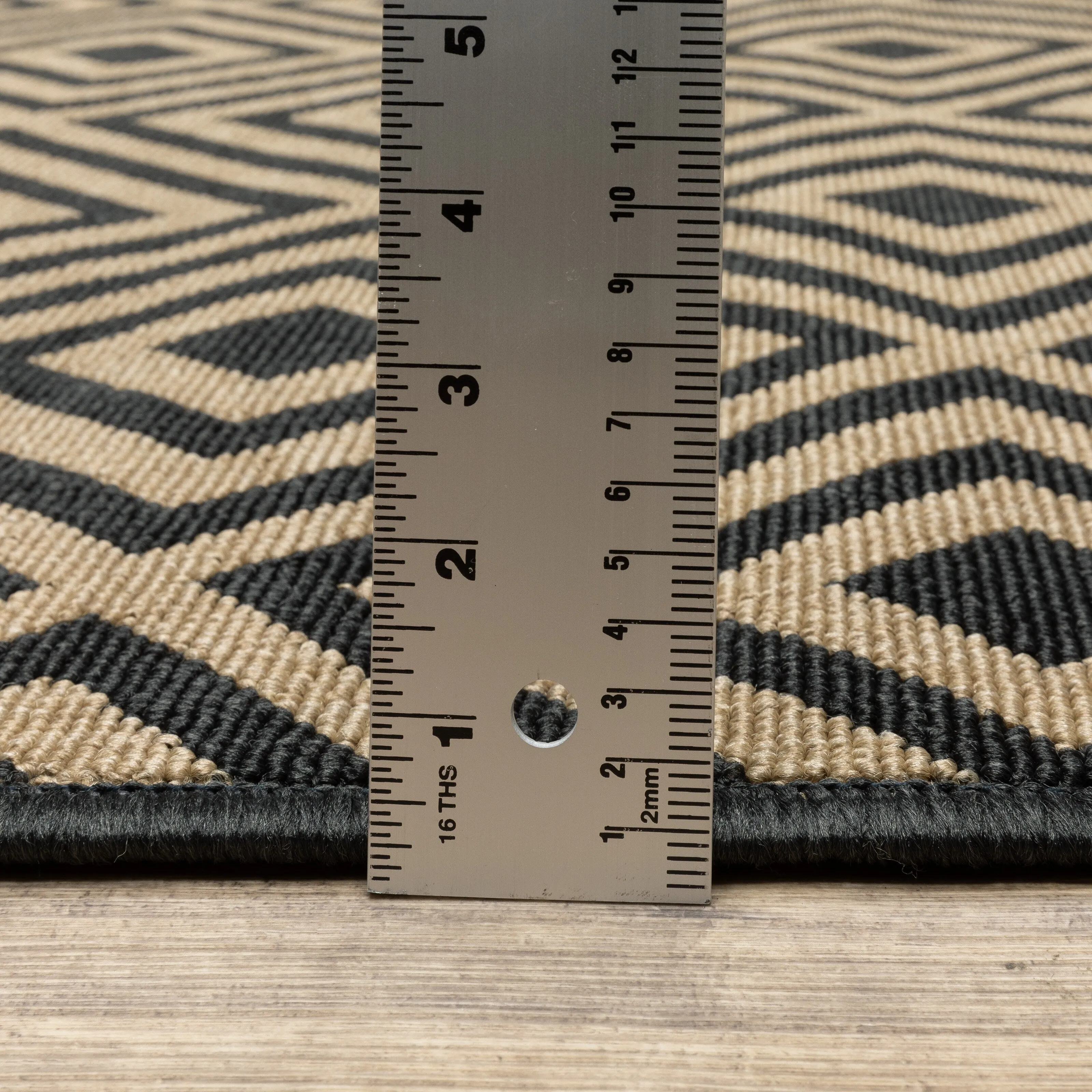 Vista Home Malta Black/Tan Diamond Indoor-Outdoor Rug.
