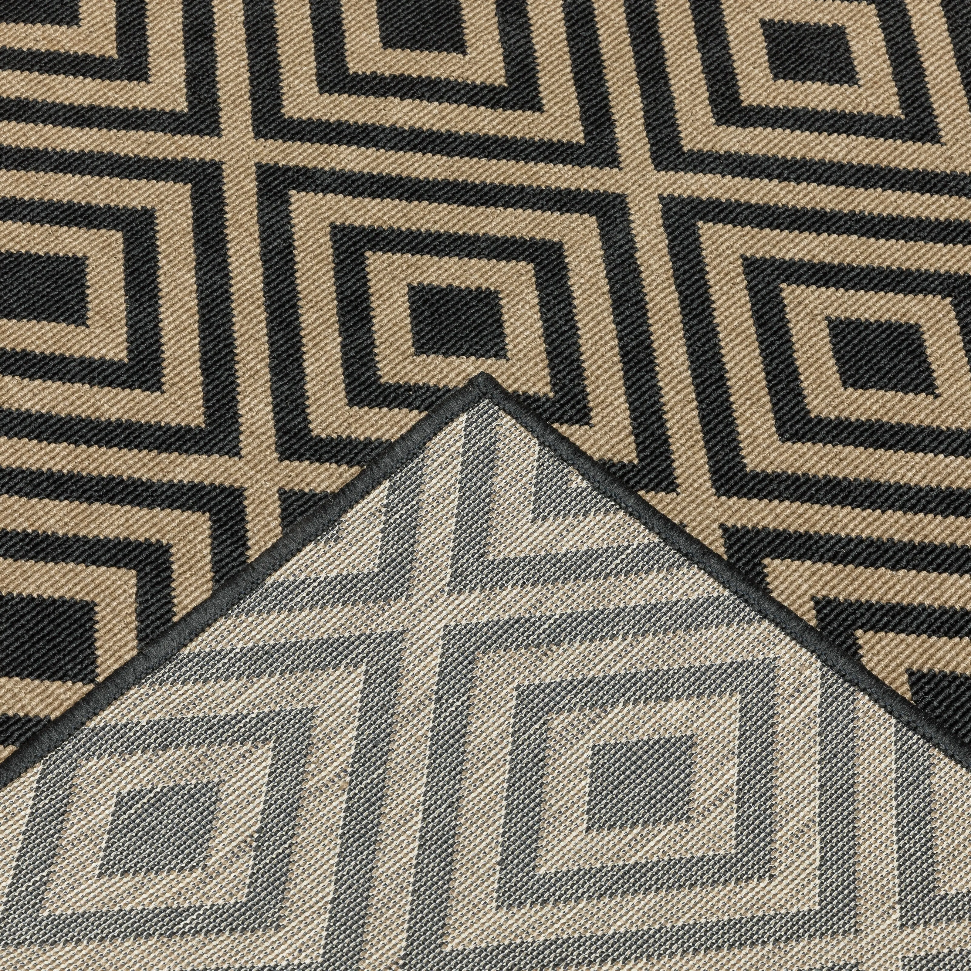 Vista Home Malta Black/Tan Diamond Indoor-Outdoor Rug.