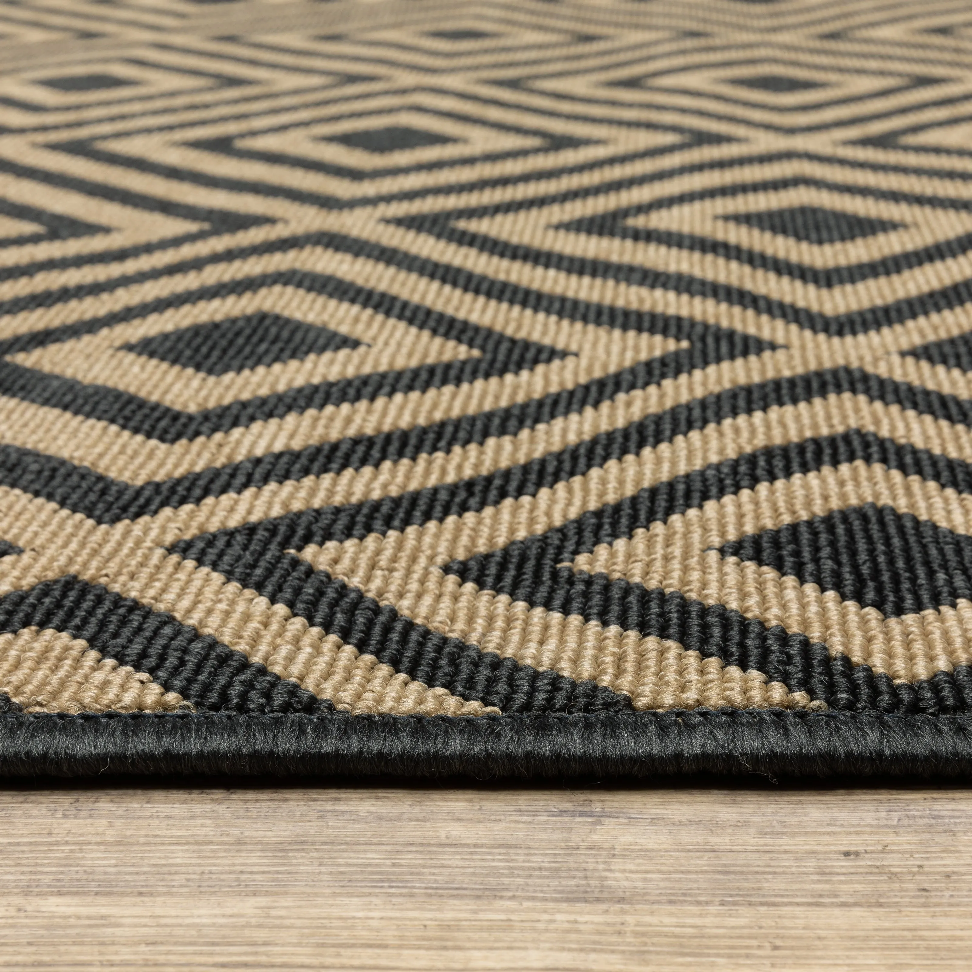 Vista Home Malta Black/Tan Diamond Indoor-Outdoor Rug.